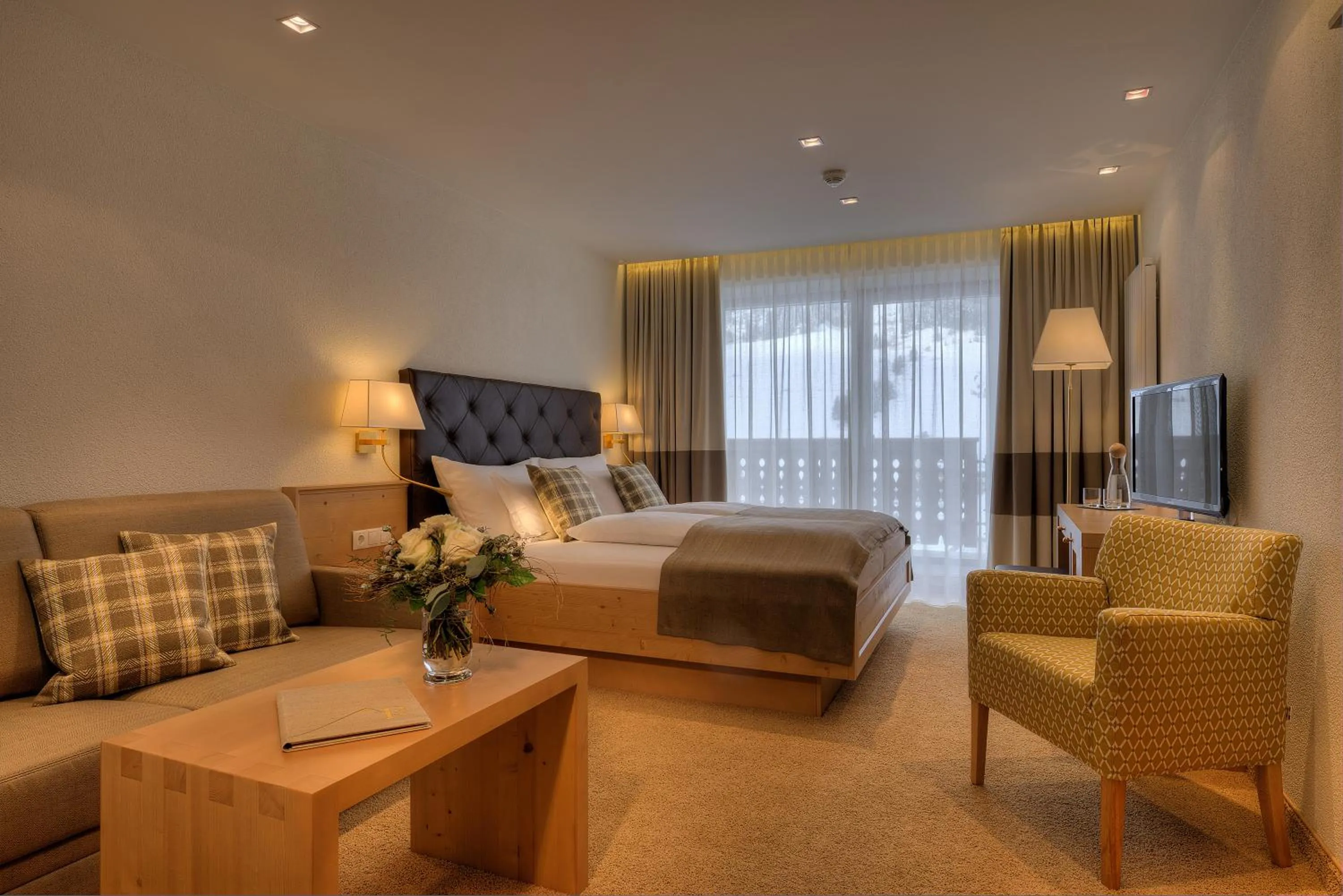 Photo of the whole room, Bed in Hotel Palin