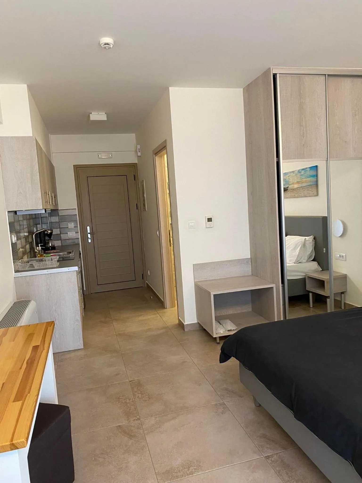 Bedroom, Bed in Melydron Apartments