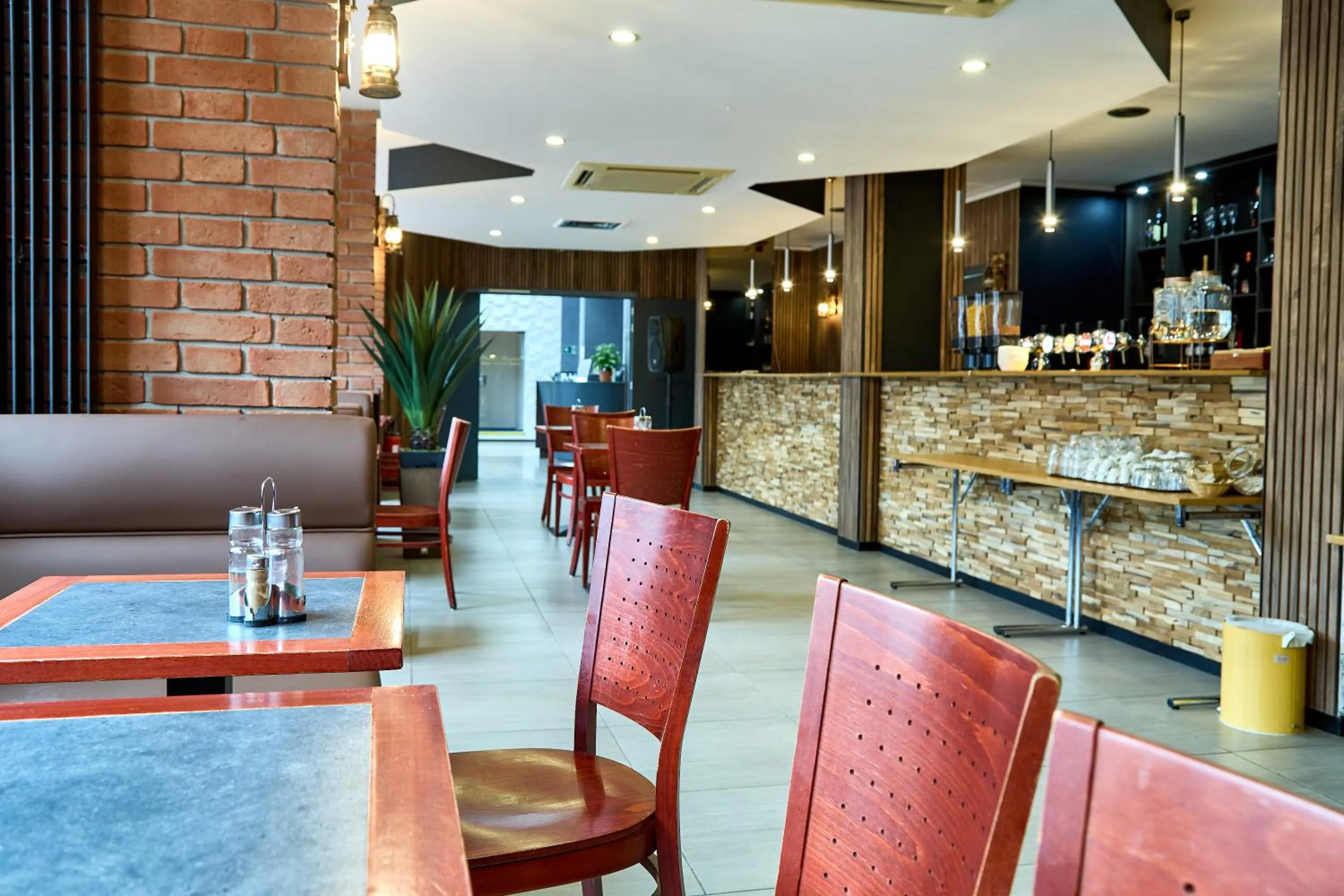 Restaurant/places to eat in Hotel EUROPACITY