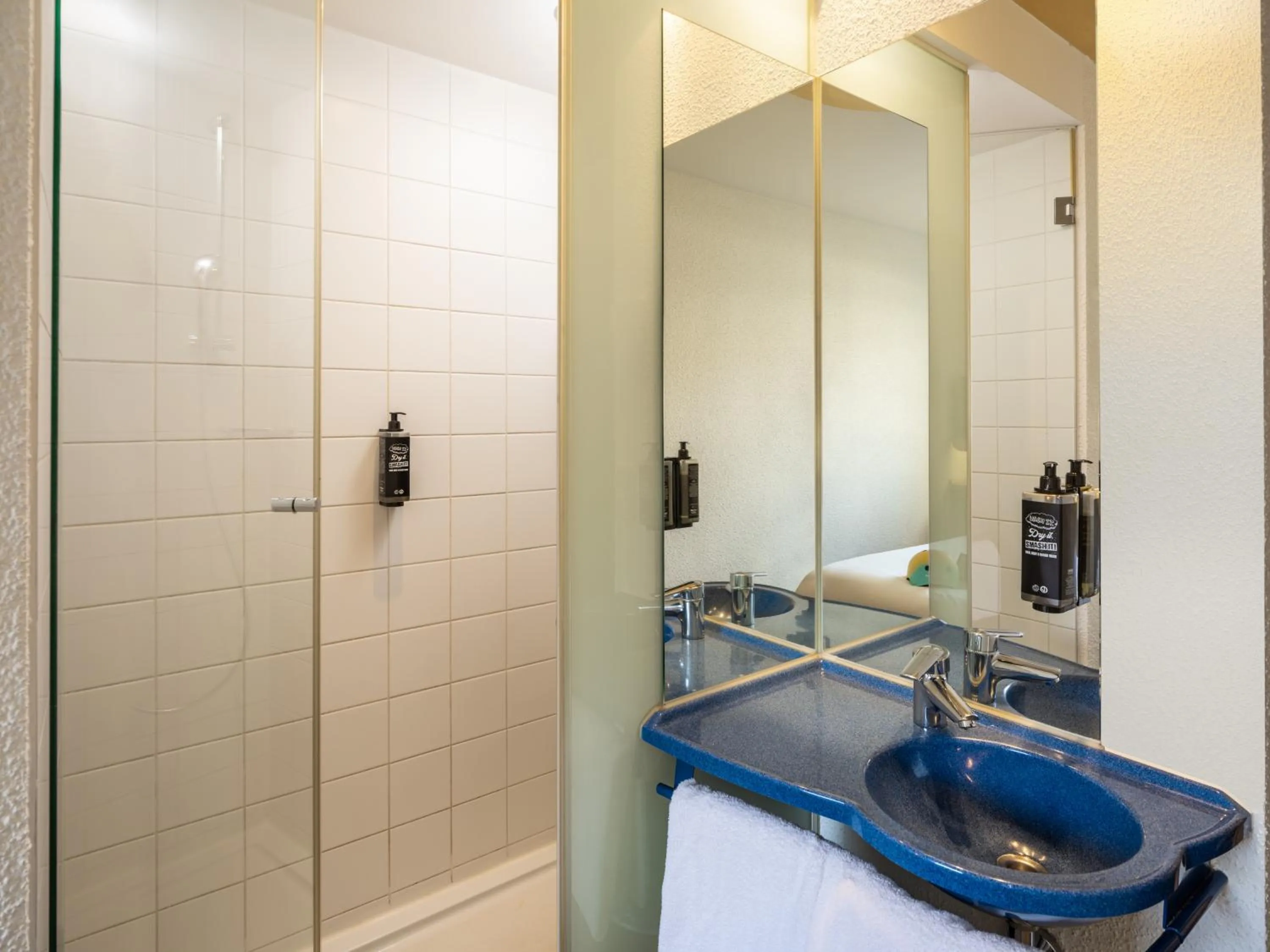 Shower in Ibis Budget Graz City