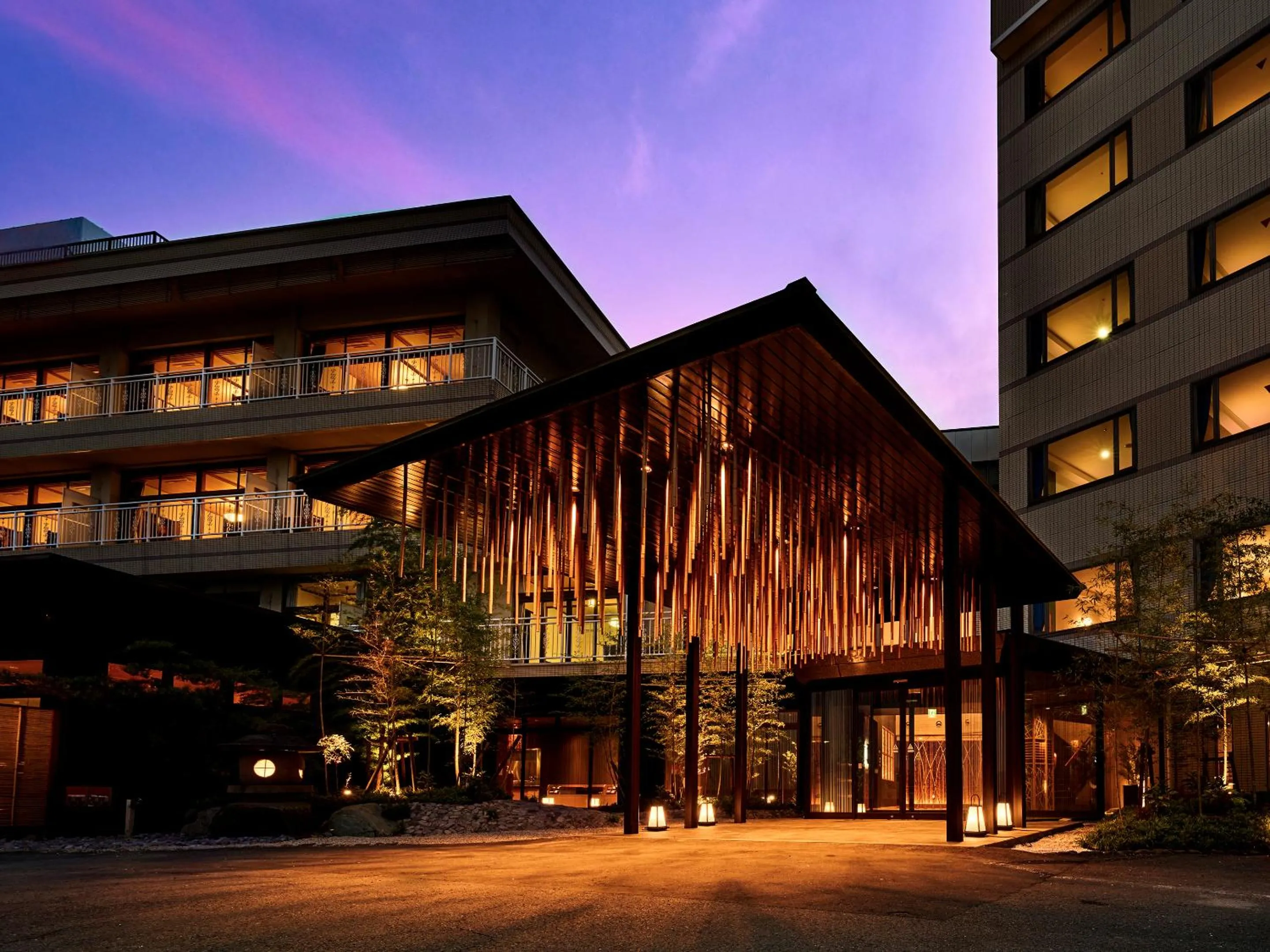 Property building in Ooedo Onsen Monogatari Premium Hotel Fugetsu