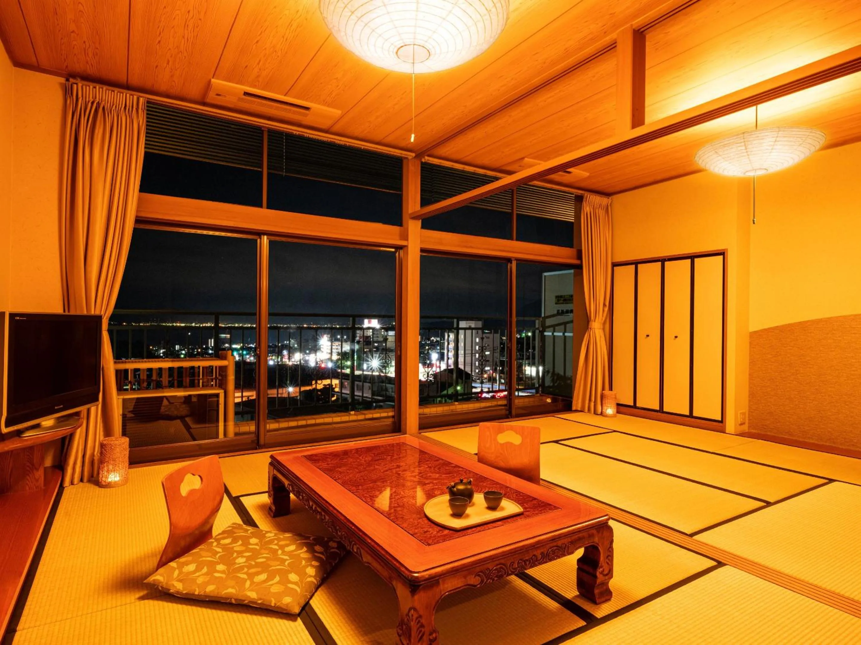 Two-Bedroom Standard Japanese-Style Room with Bathroom and Ocean View - single occupancy in Ooedo Onsen Monogatari Premium Hotel Fugetsu