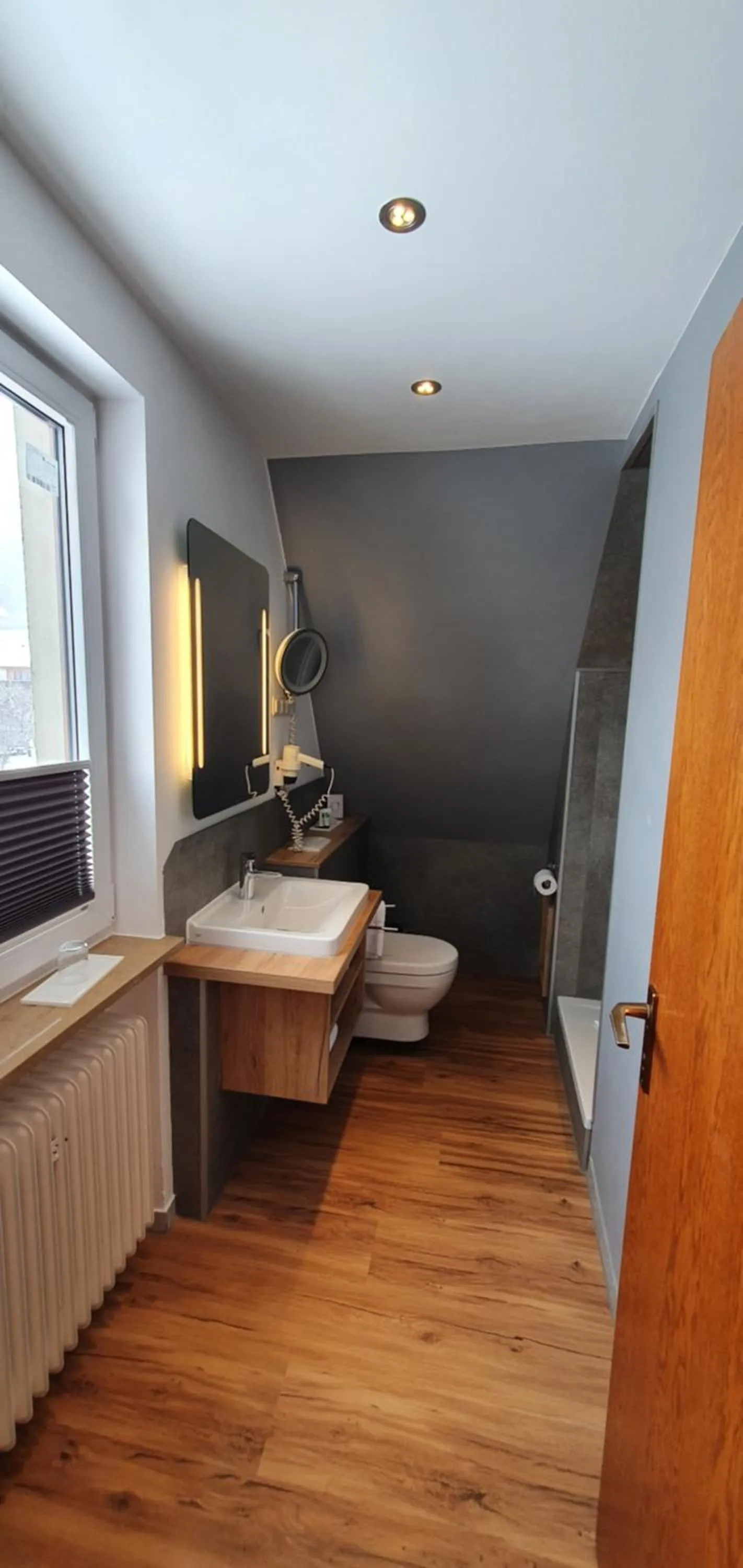 Bathroom, Bed in Hotel Kainsbacher Mühle