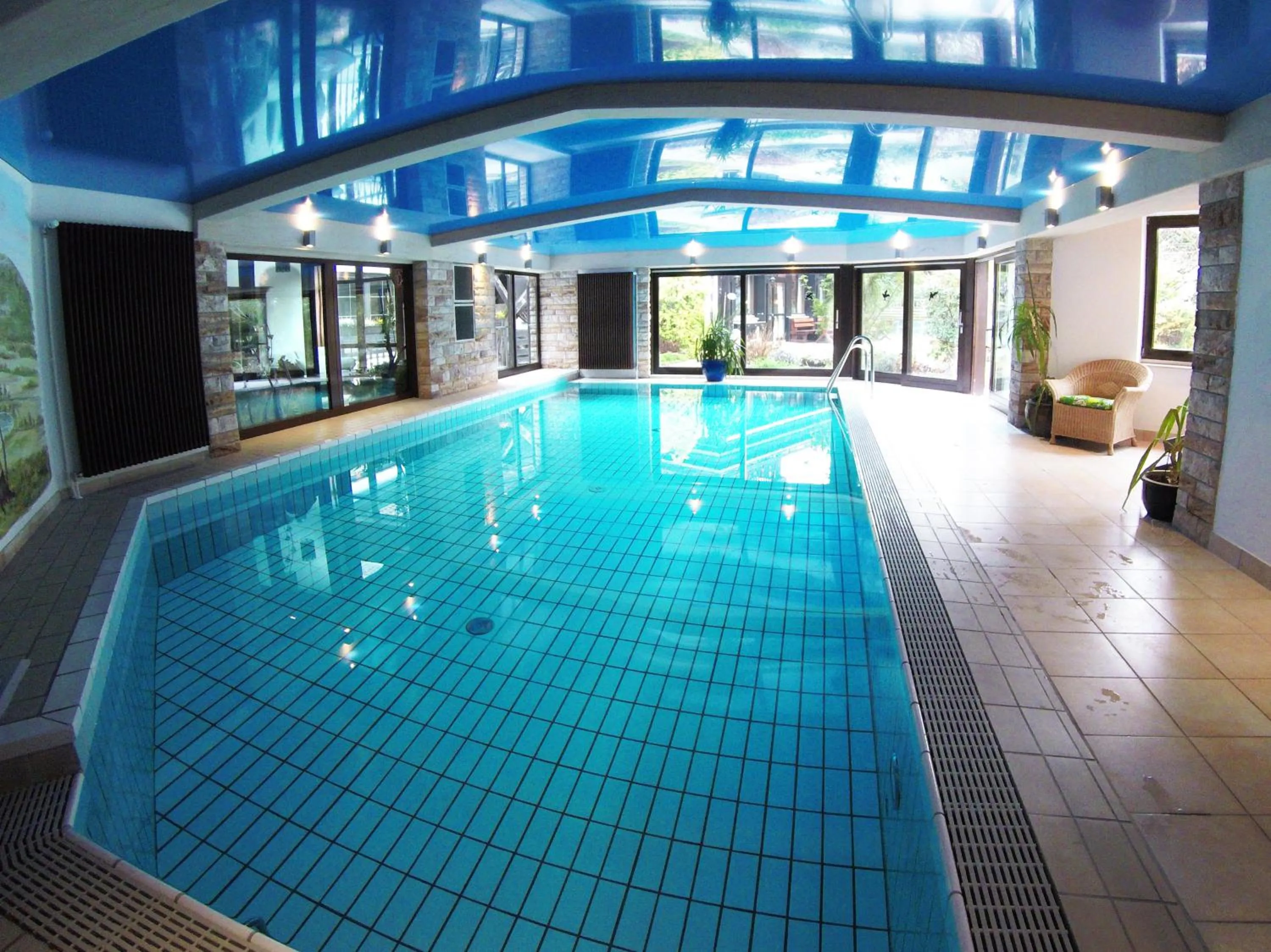 Swimming pool in Hotel Kainsbacher Mühle