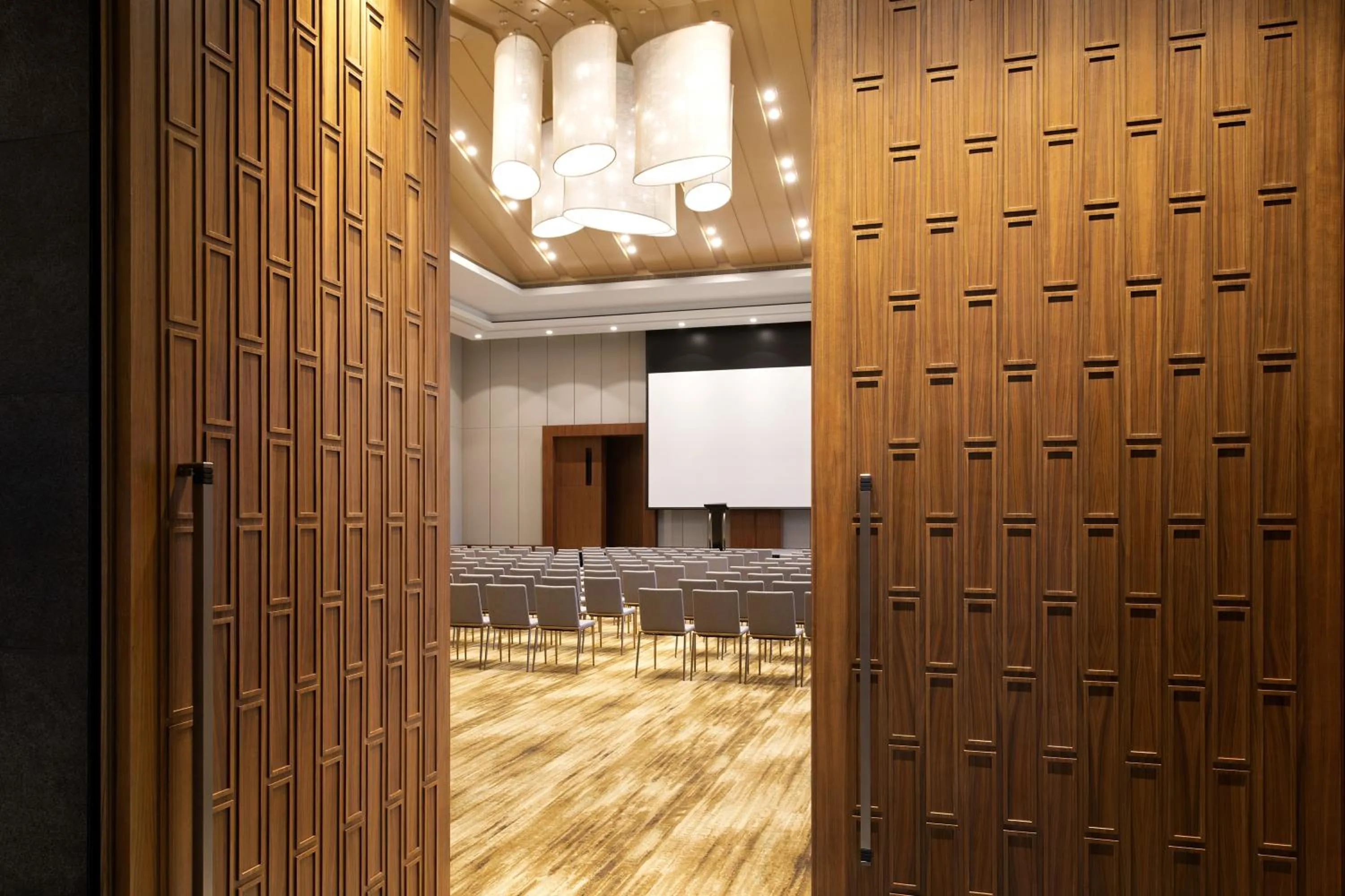 New World Qingyuan Hotel -formerly KHOS QINGYUAN