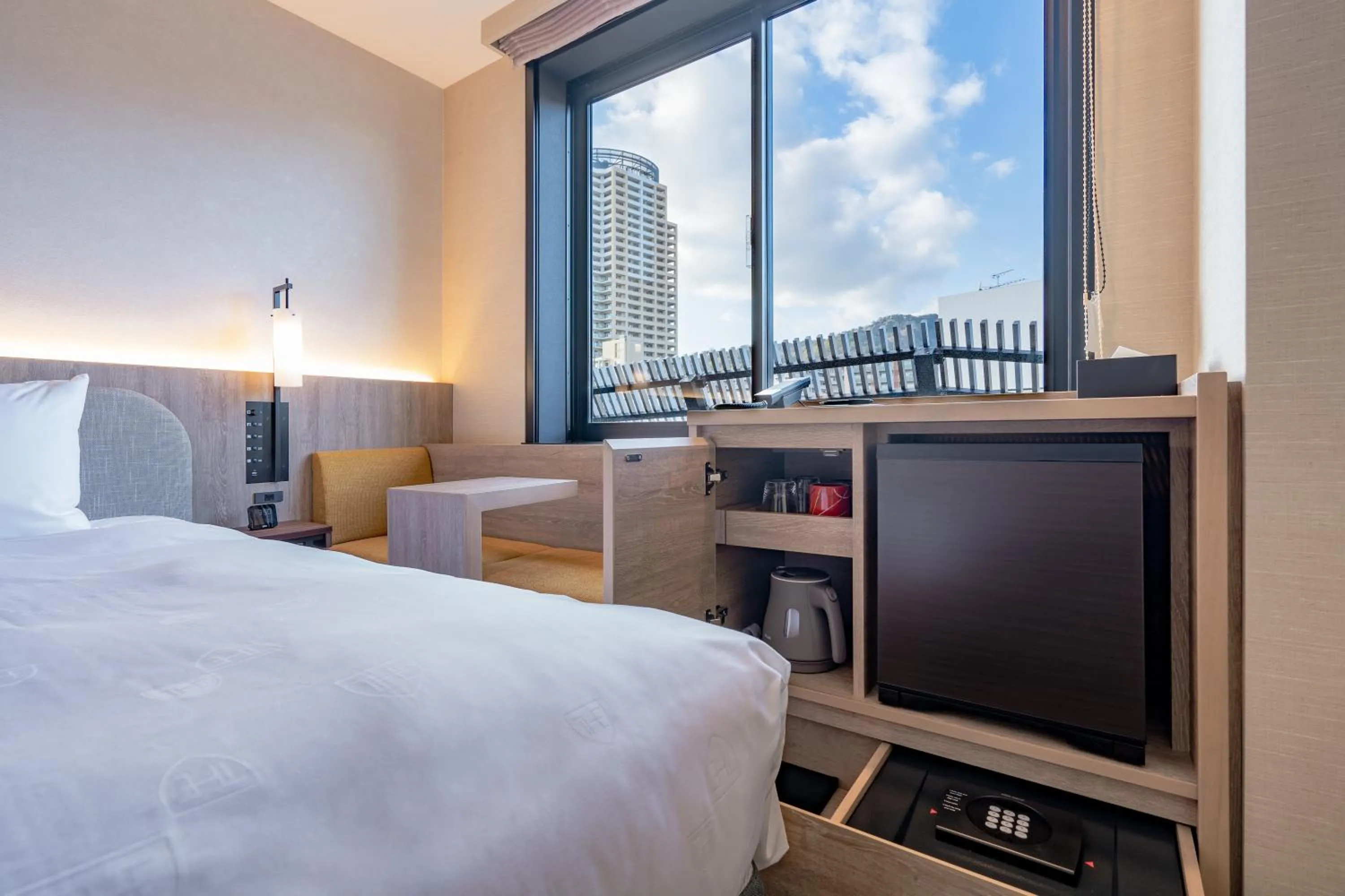 Other, Bed in The Royal Park Canvas - Kobe Sannomiya