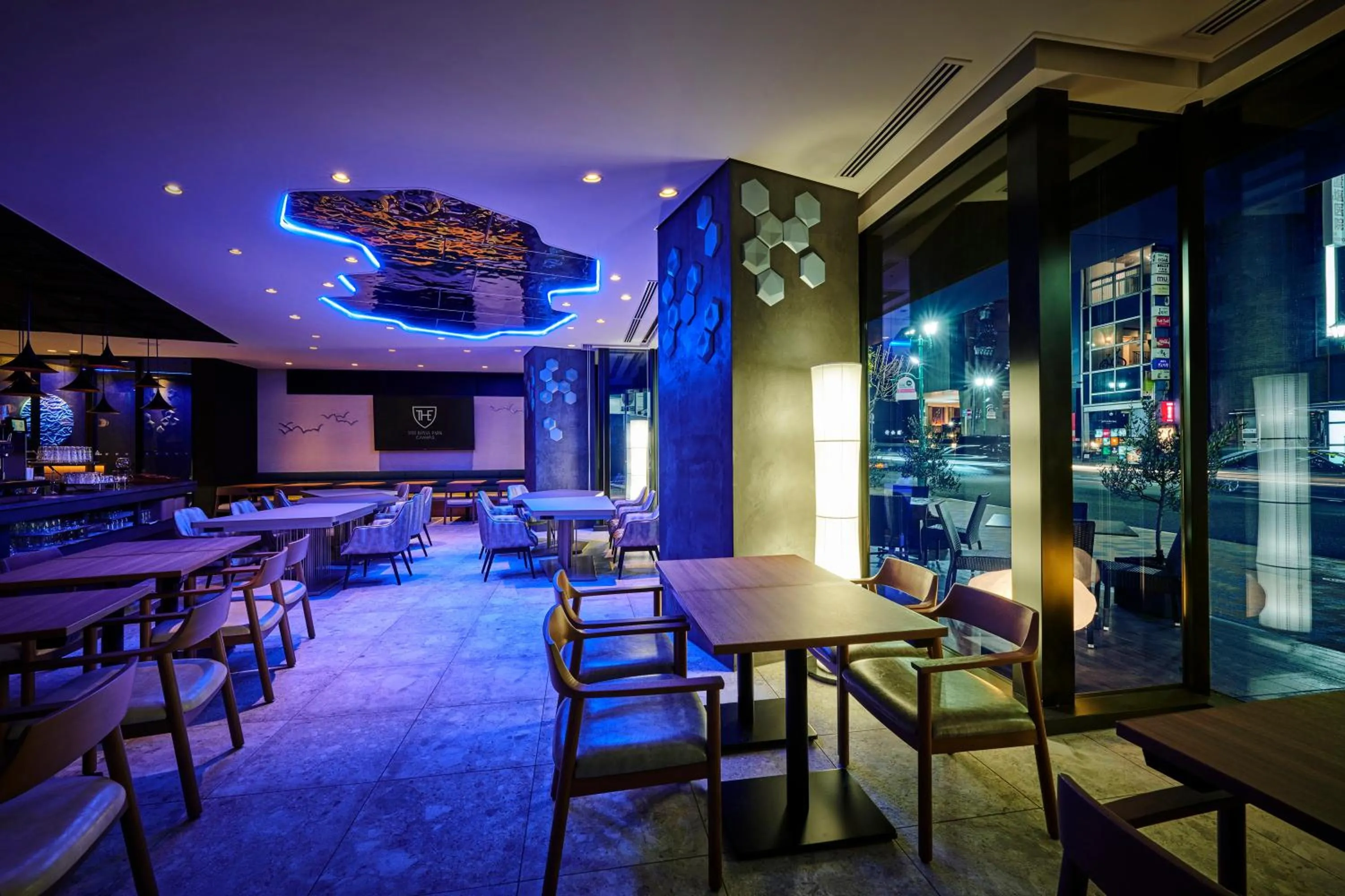 Lounge or bar in The Royal Park Canvas - Kobe Sannomiya