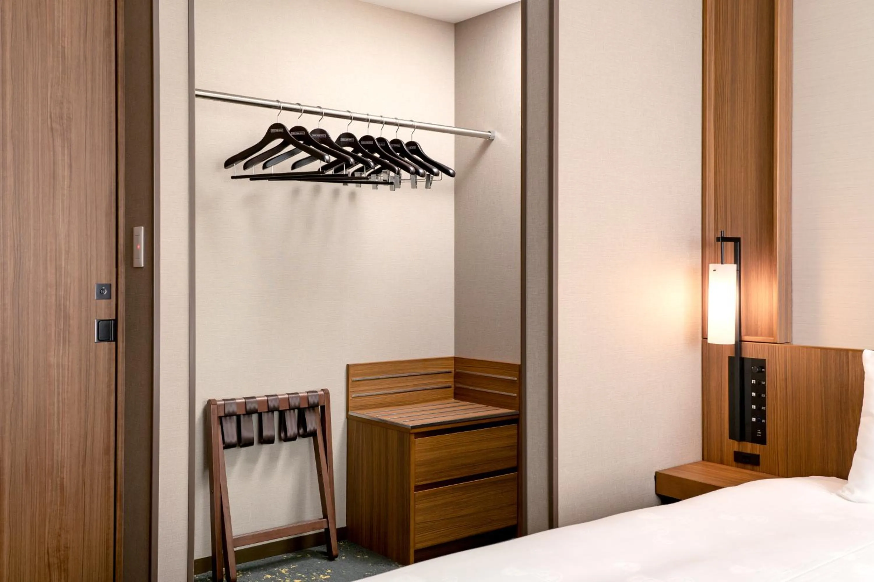 wardrobe, Bed in The Royal Park Canvas - Kobe Sannomiya