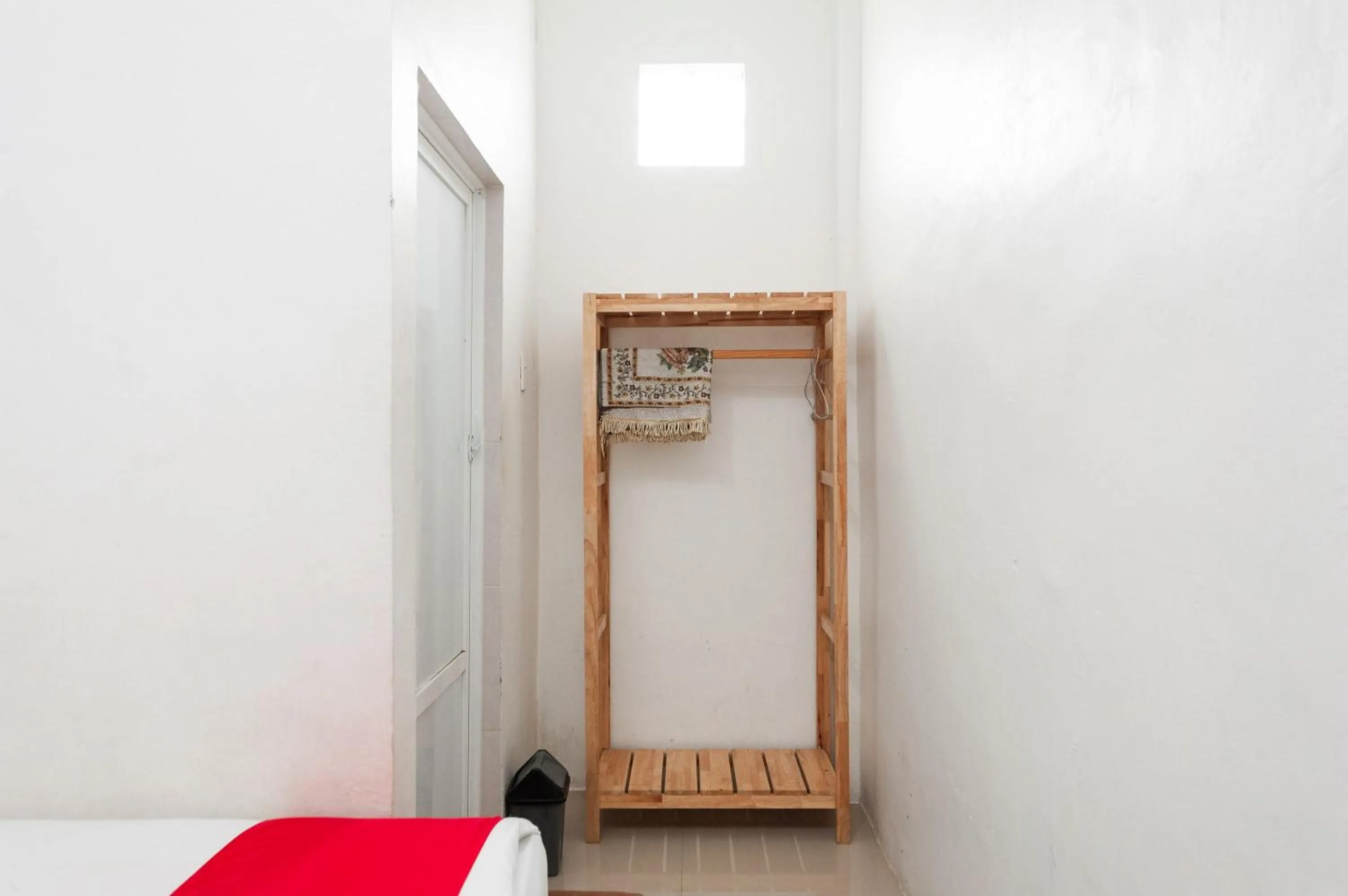 wardrobe in RedDoorz Syariah near RSUD Zainoel Abidin Banda Aceh