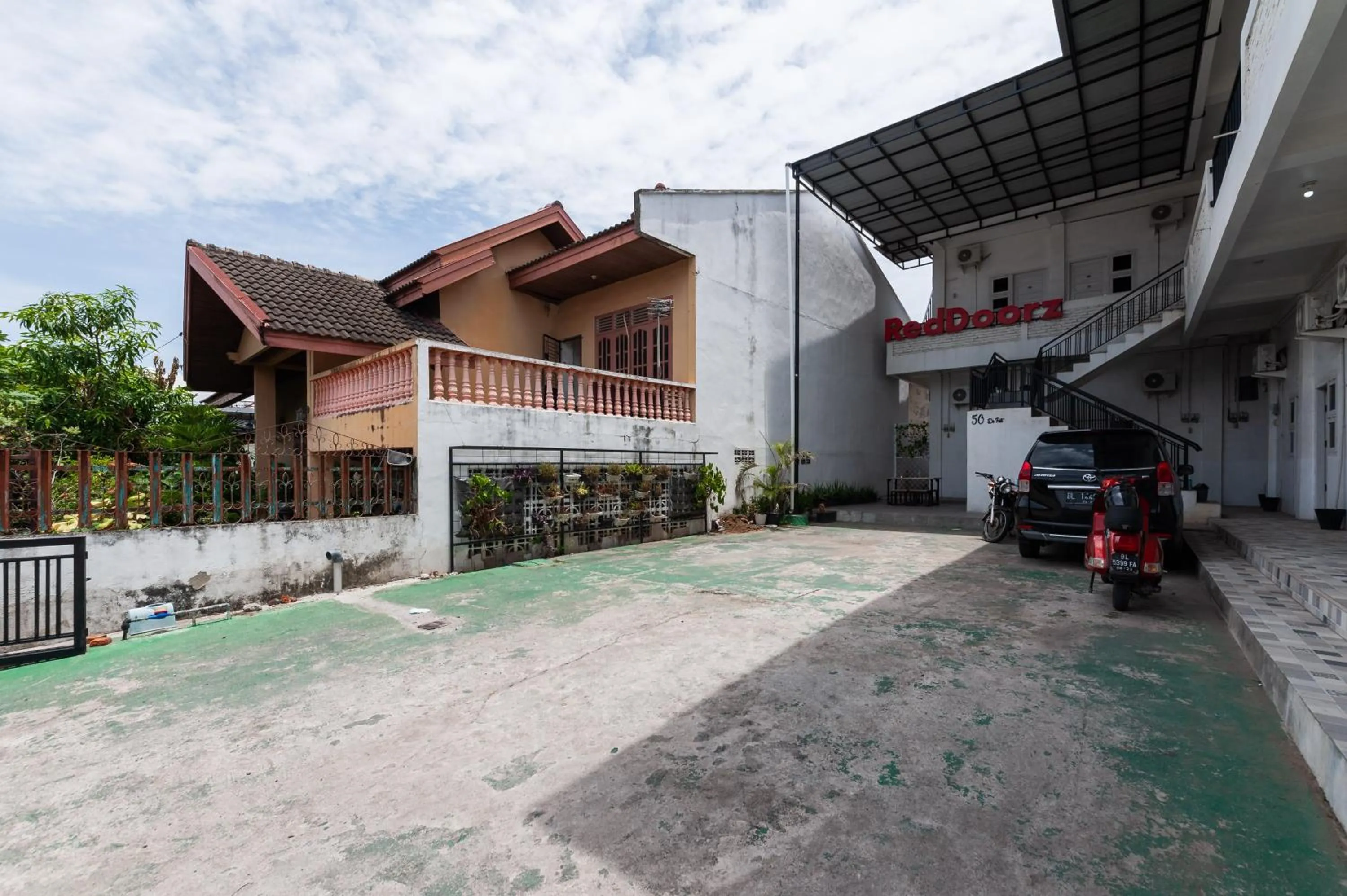 Property building in RedDoorz Syariah near RSUD Zainoel Abidin Banda Aceh