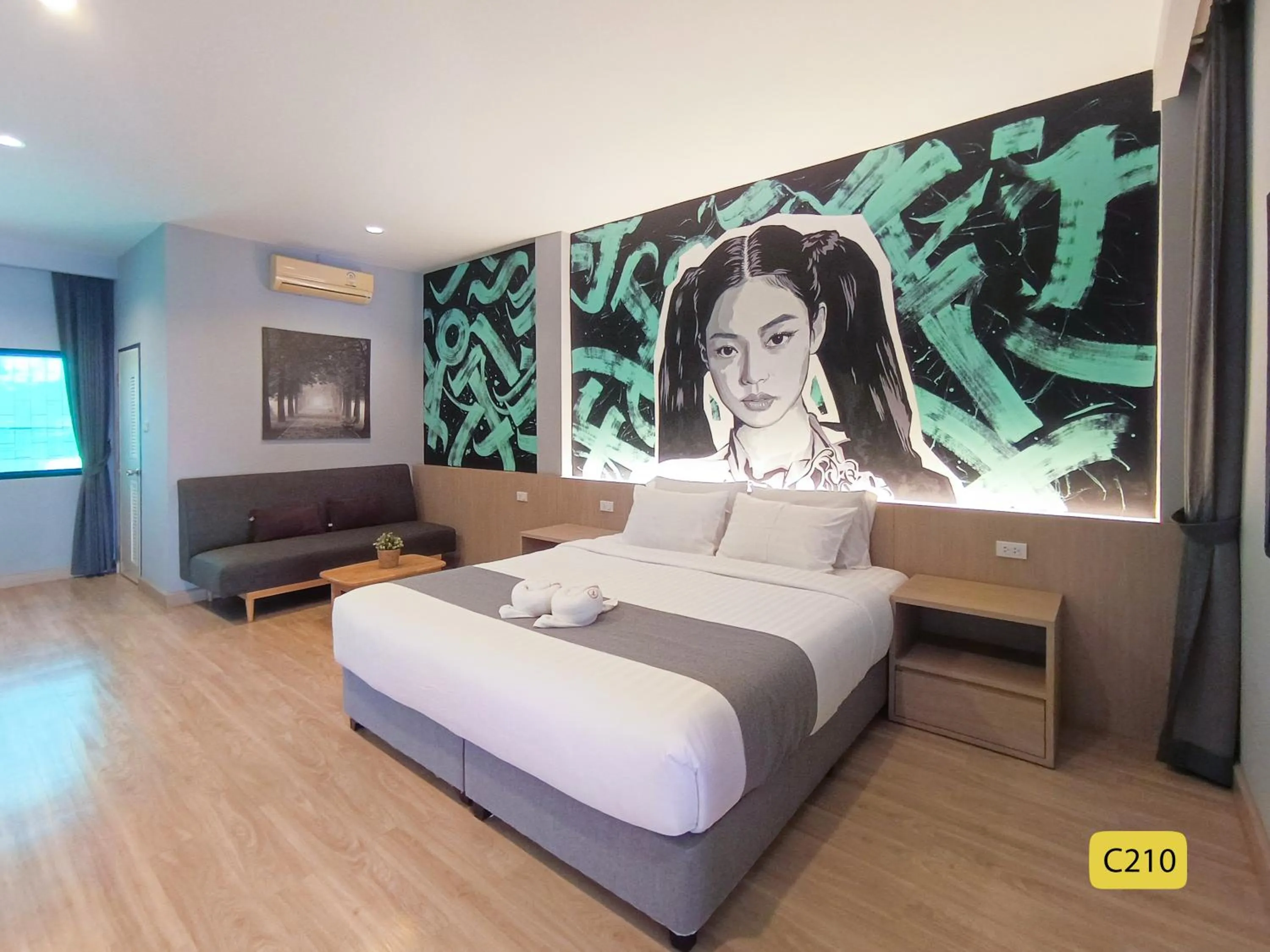 Bed in Tarnsiri Boutique Resort