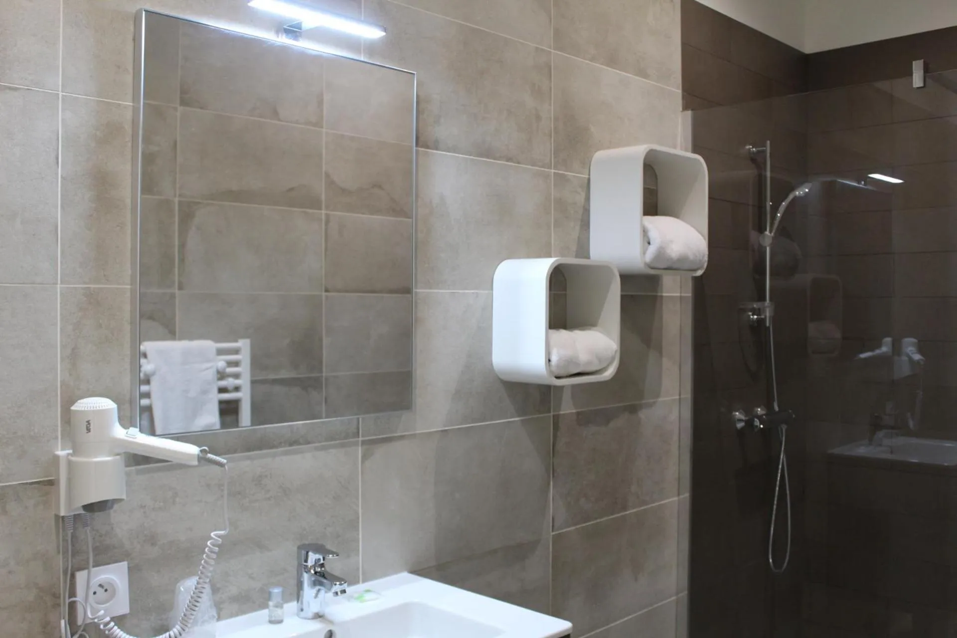 Shower in Le Logis de Bérianne