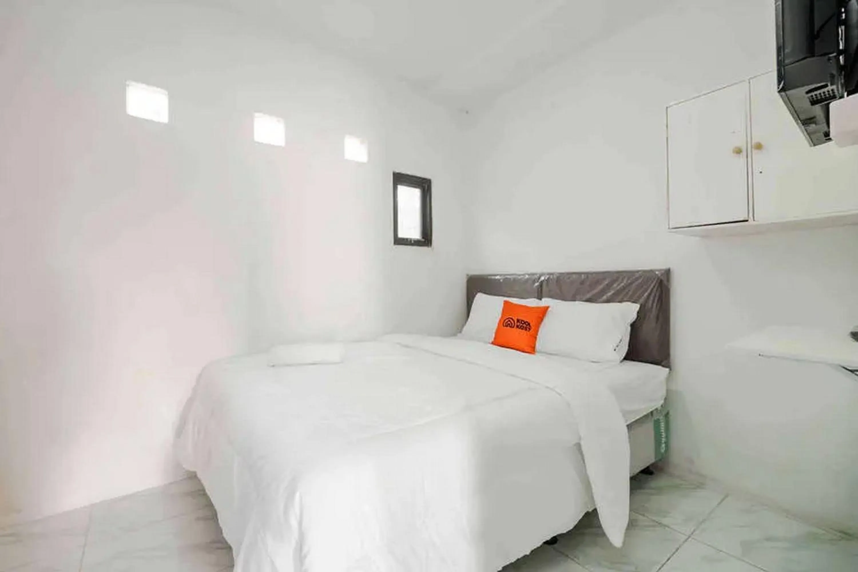 Bedroom, Bed in KoolKost Syariah near Bintaro Jaya Xchange