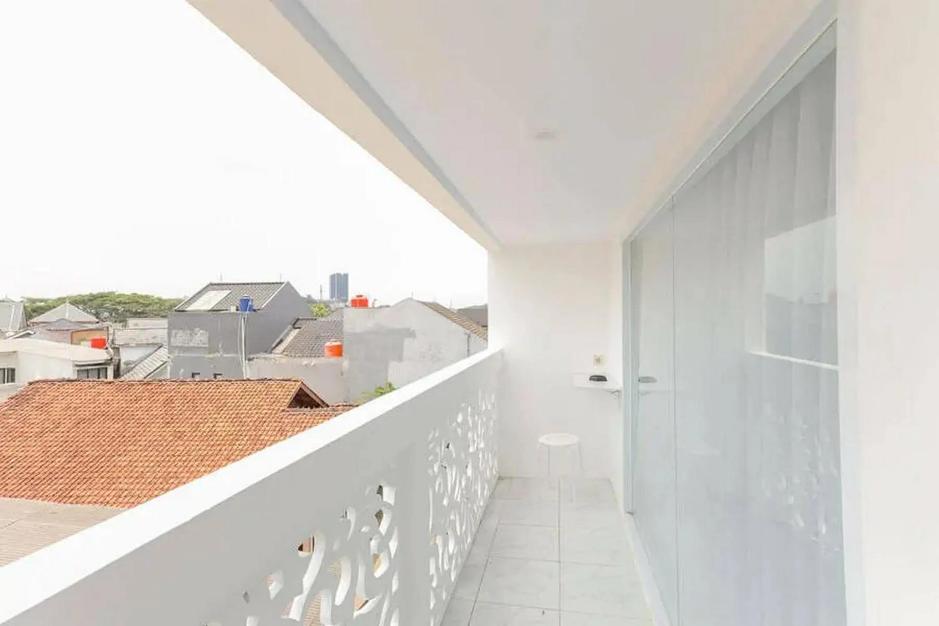 Balcony/Terrace in KoolKost Syariah near Bintaro Jaya Xchange