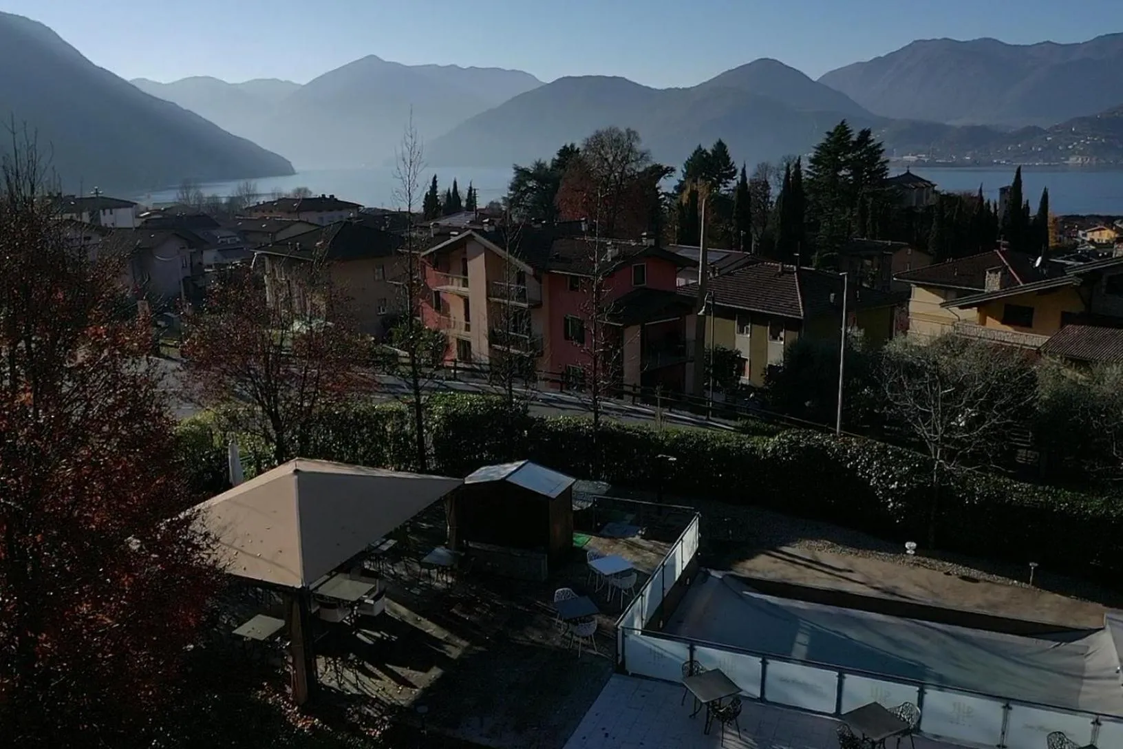 Swimming pool in Lake Hotel La Pieve
