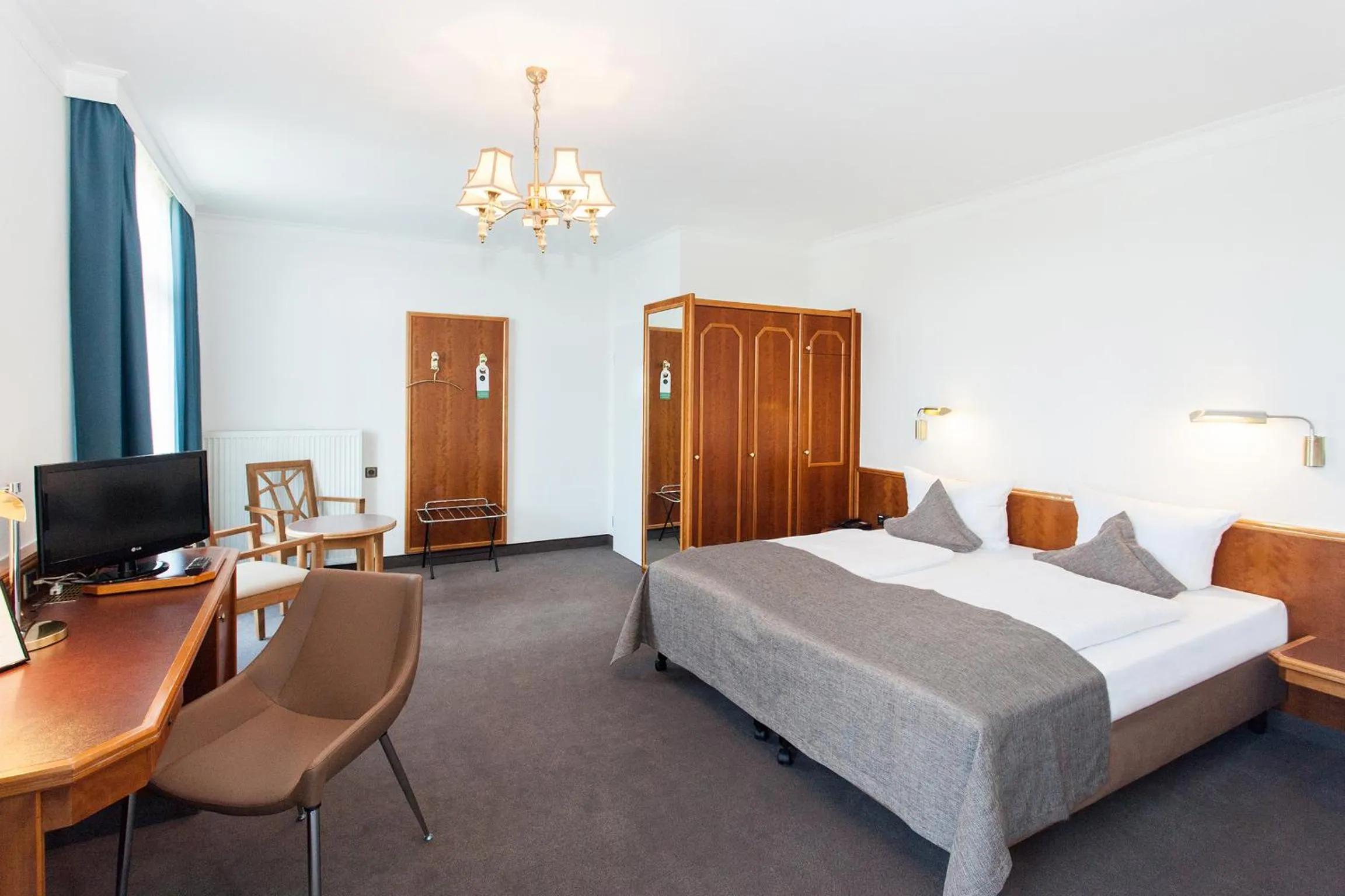 Bedroom, Bed in Trip Inn Klee am Park Wiesbaden