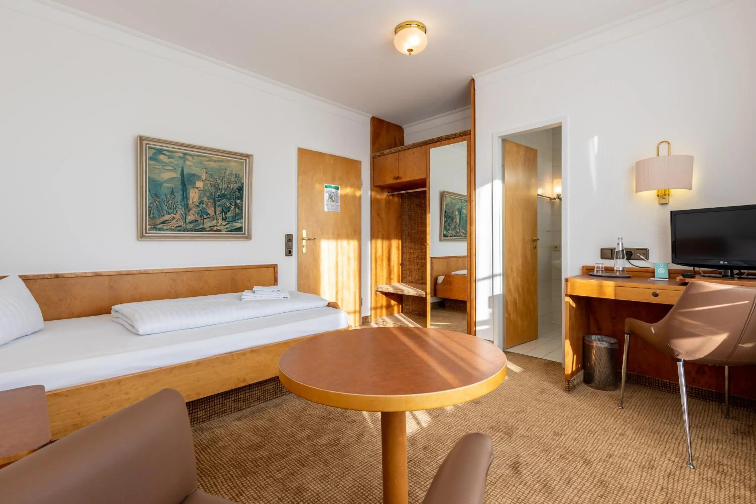 Bedroom, Bed in Trip Inn Klee am Park Wiesbaden