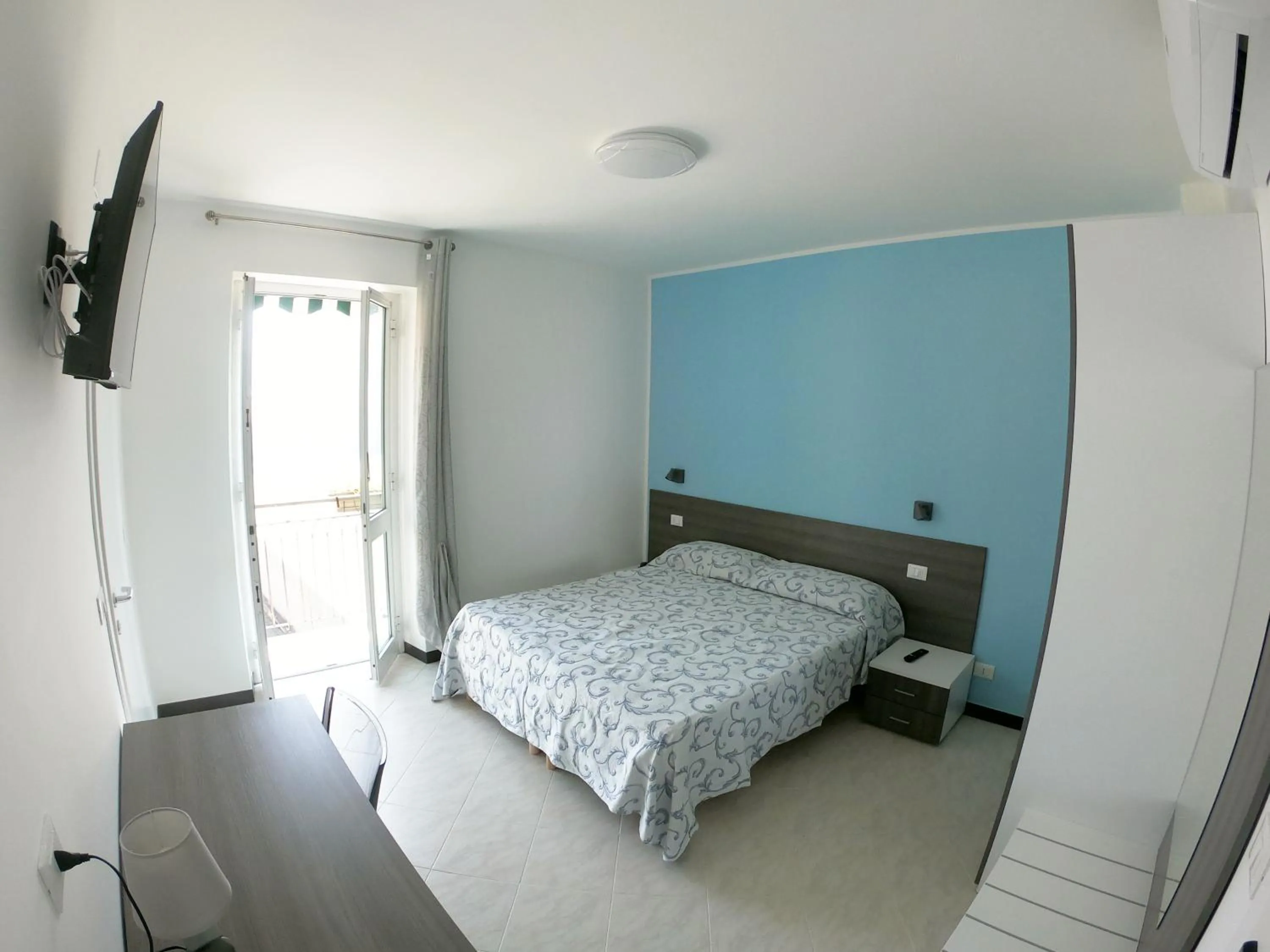 Photo of the whole room, Bed in Hotel Aurora