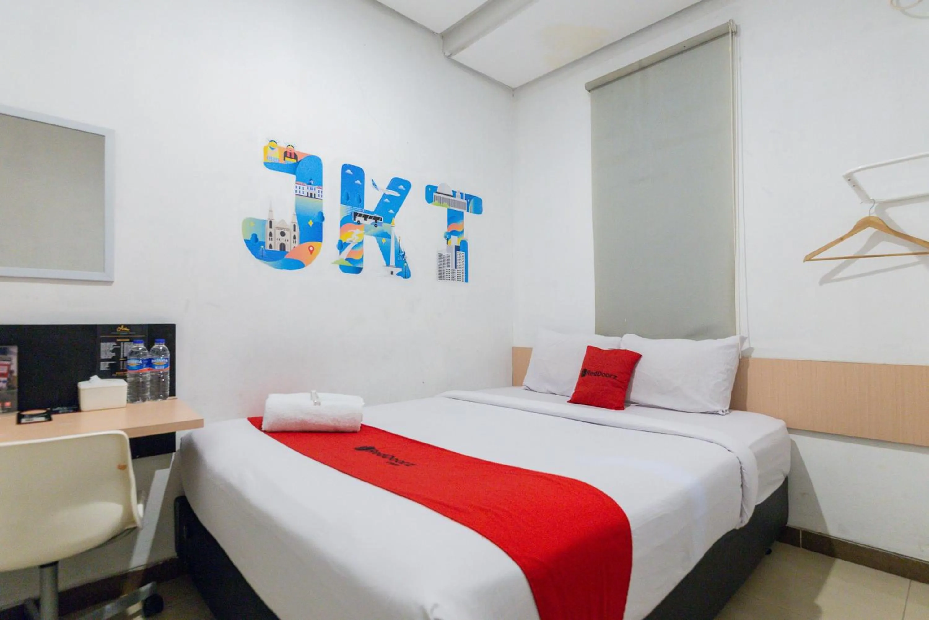 Bedroom, Bed in RedDoorz Plus Syariah near Mall Pondok Indah