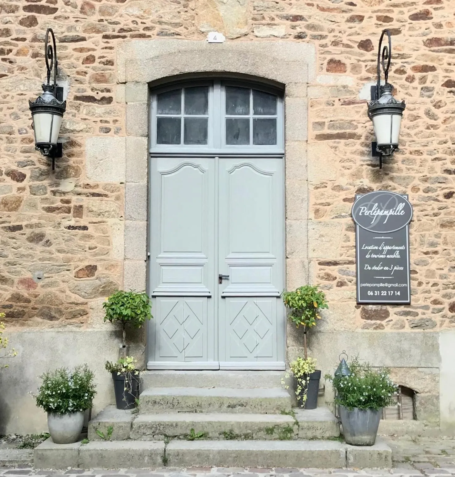 Lobby or reception in Perlépampille