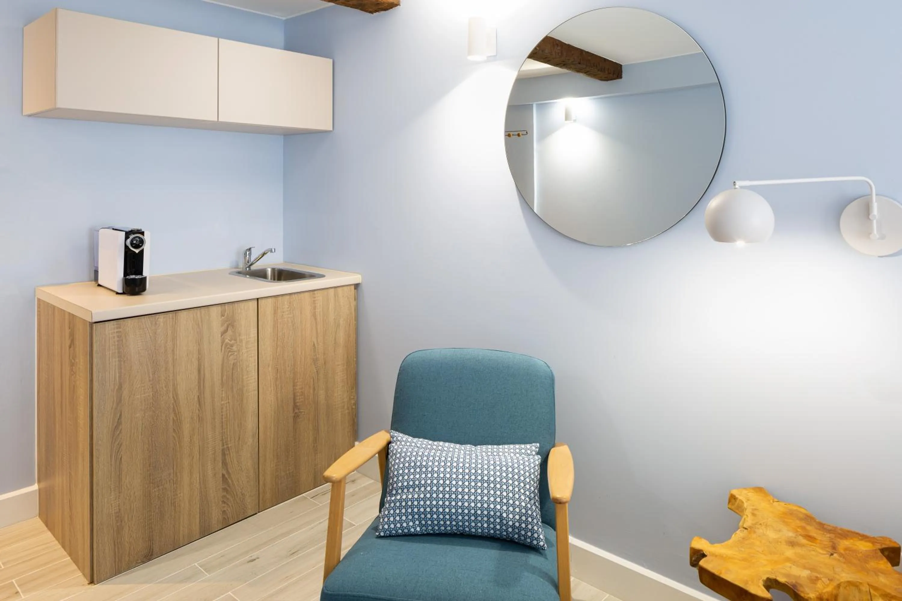 Kitchen or kitchenette in Appart hôtel Maison Montgrand-Vieux Port