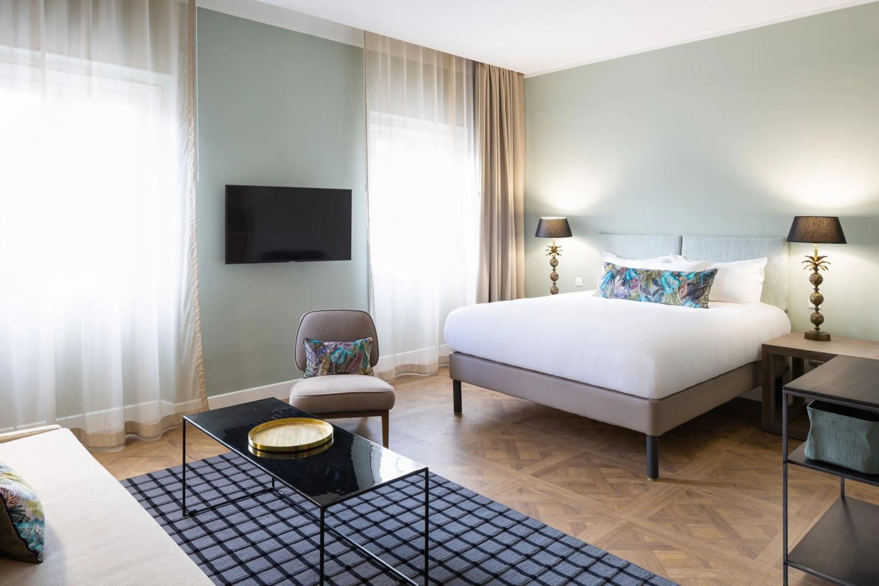 TV and multimedia, Bed in Appart hôtel Maison Montgrand-Vieux Port