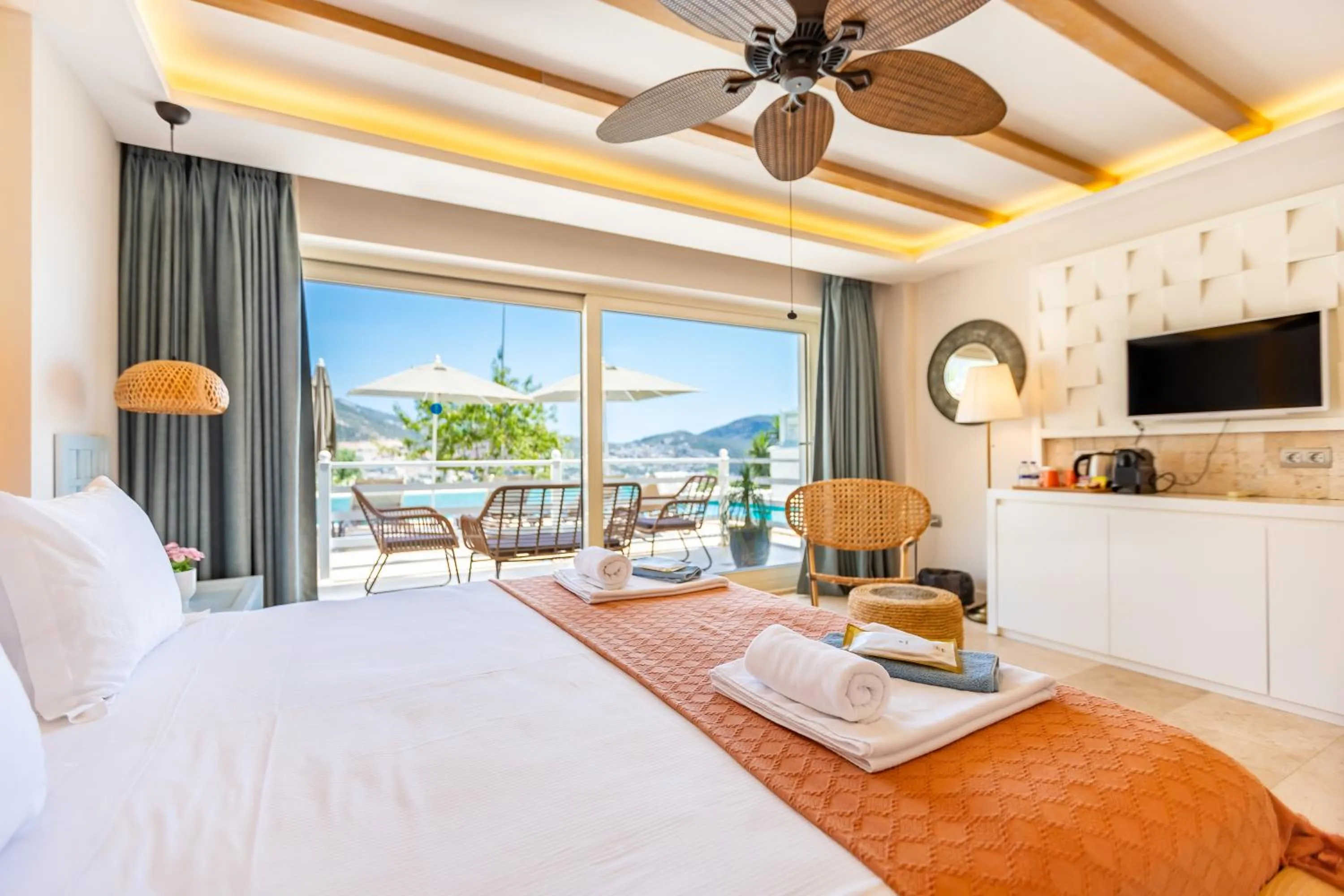 Bed in Kalkan Saray Suites Hotel