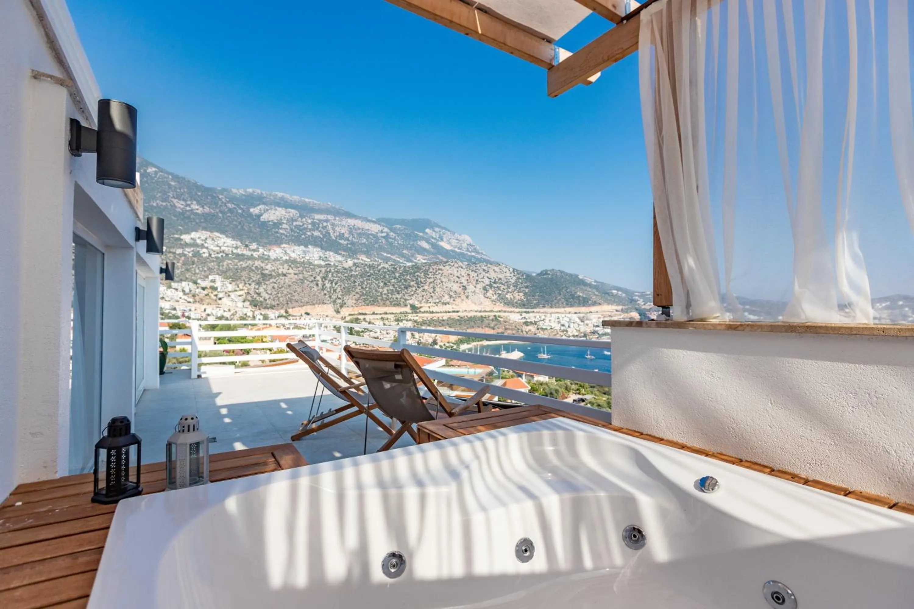 Hot Tub in Kalkan Saray Suites Hotel