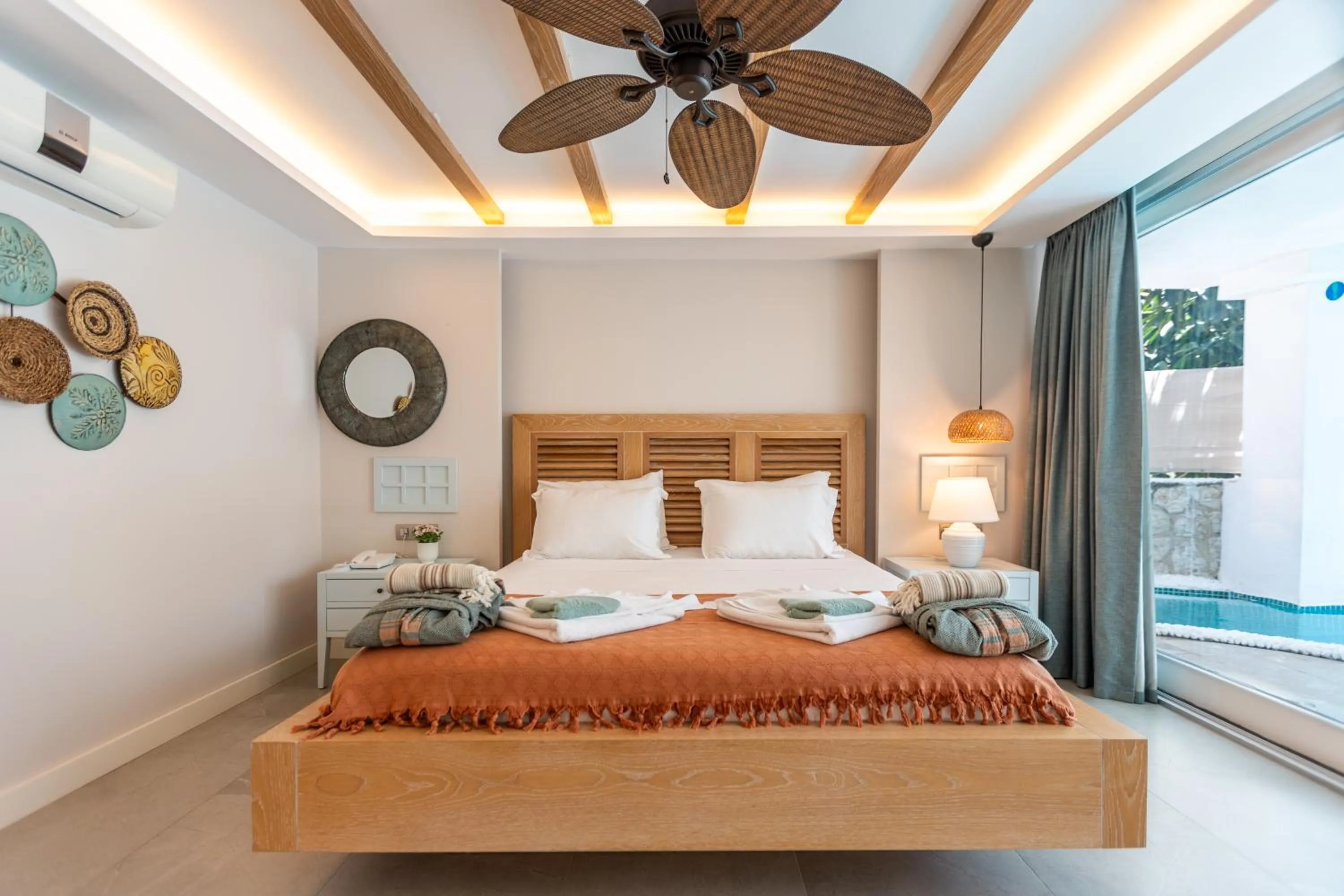 Bedroom, Bed in Kalkan Saray Suites Hotel