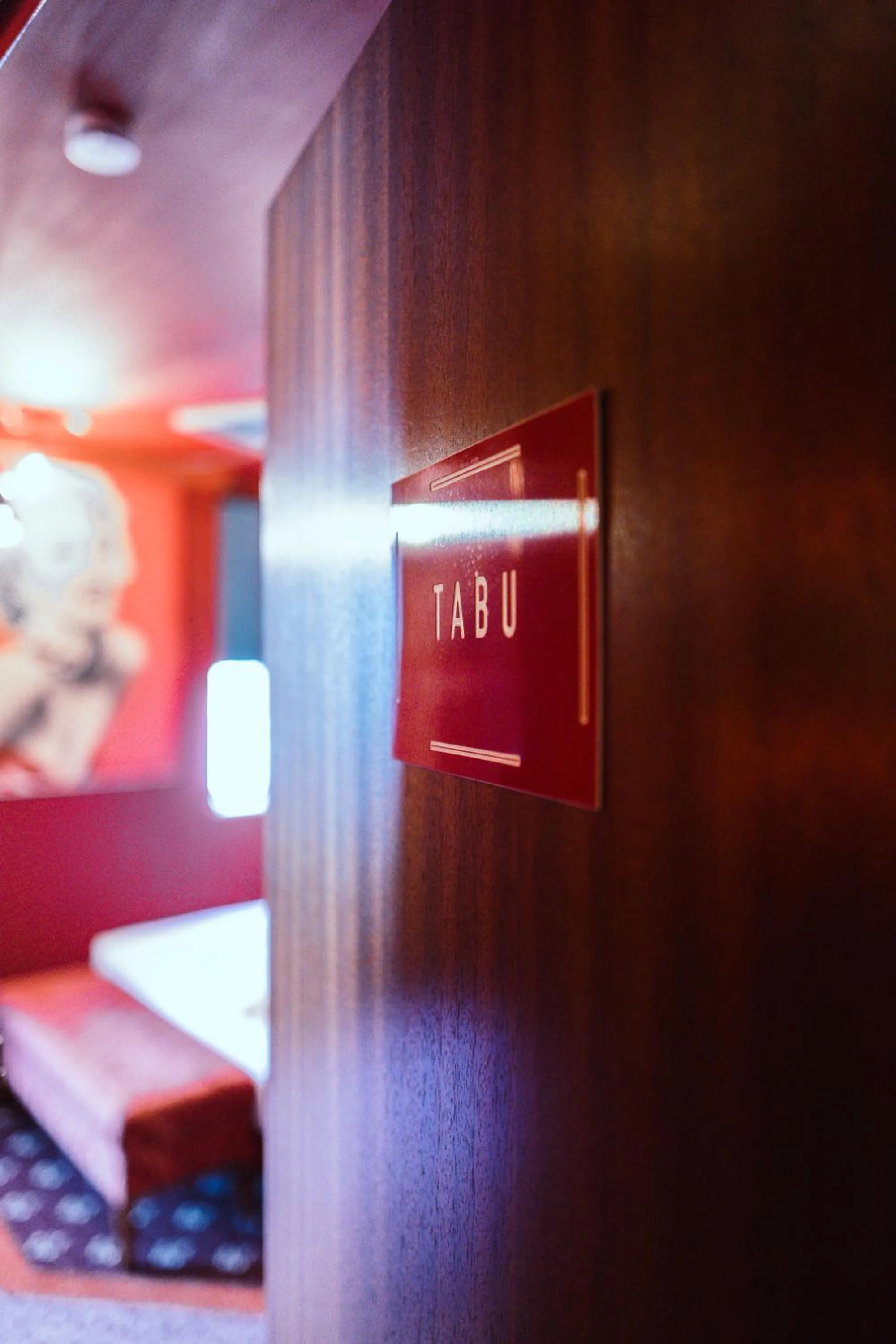 Photo of the whole room, Bed in Design Hotel Euskirchen