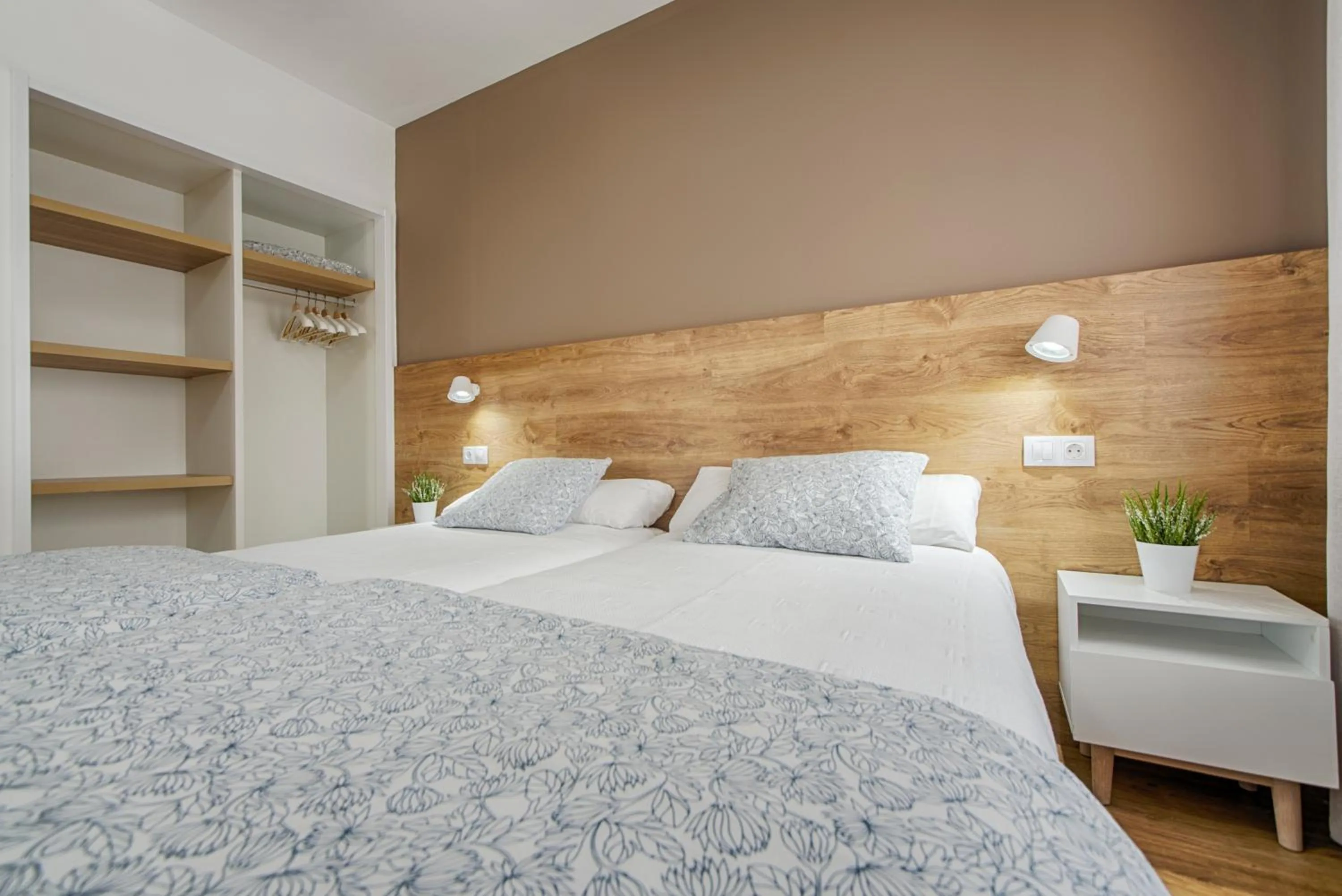 Bed in Hostal-Restaurante LUGANO