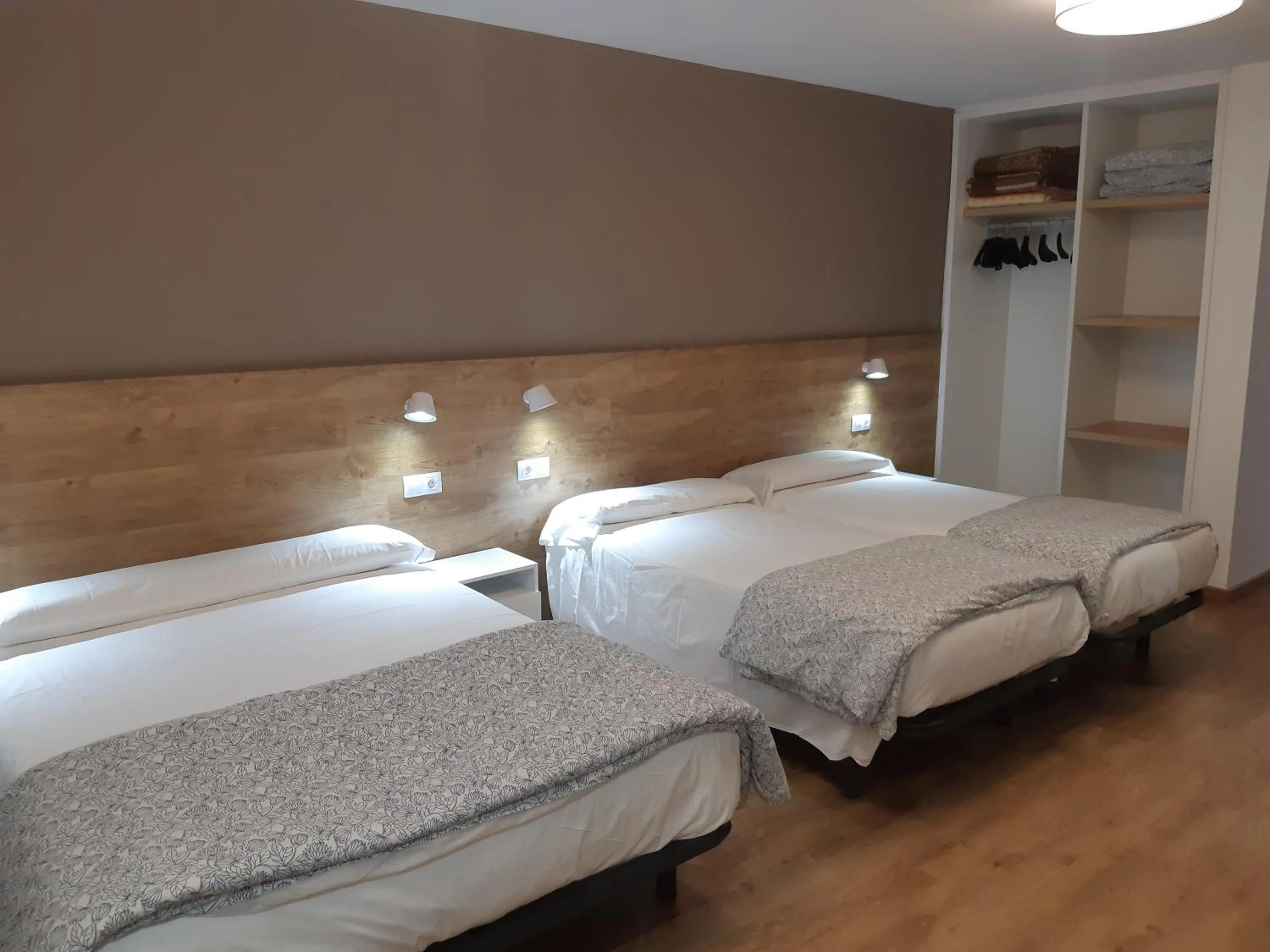 Bed in Hostal-Restaurante LUGANO