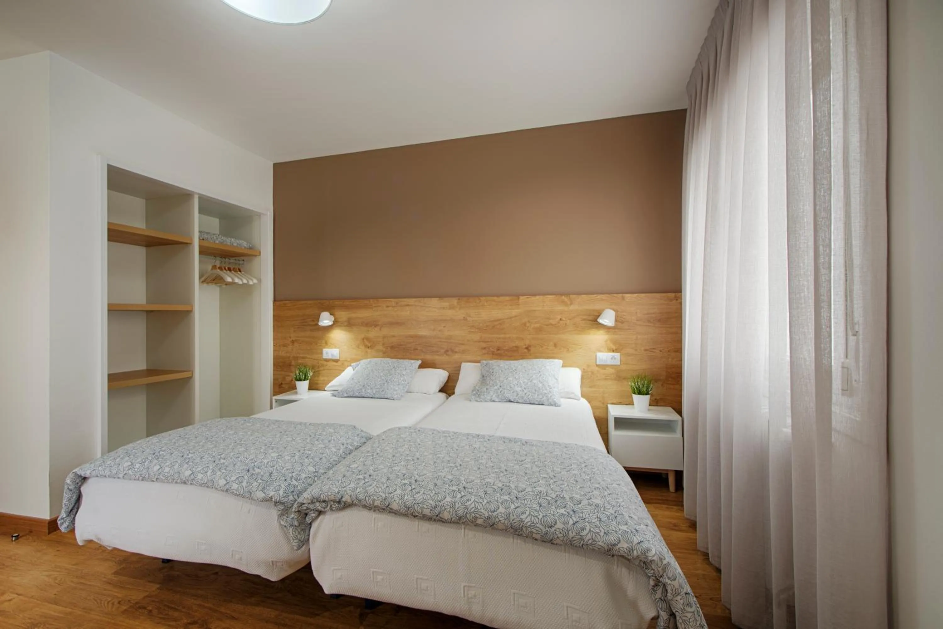 Bed in Hostal-Restaurante LUGANO