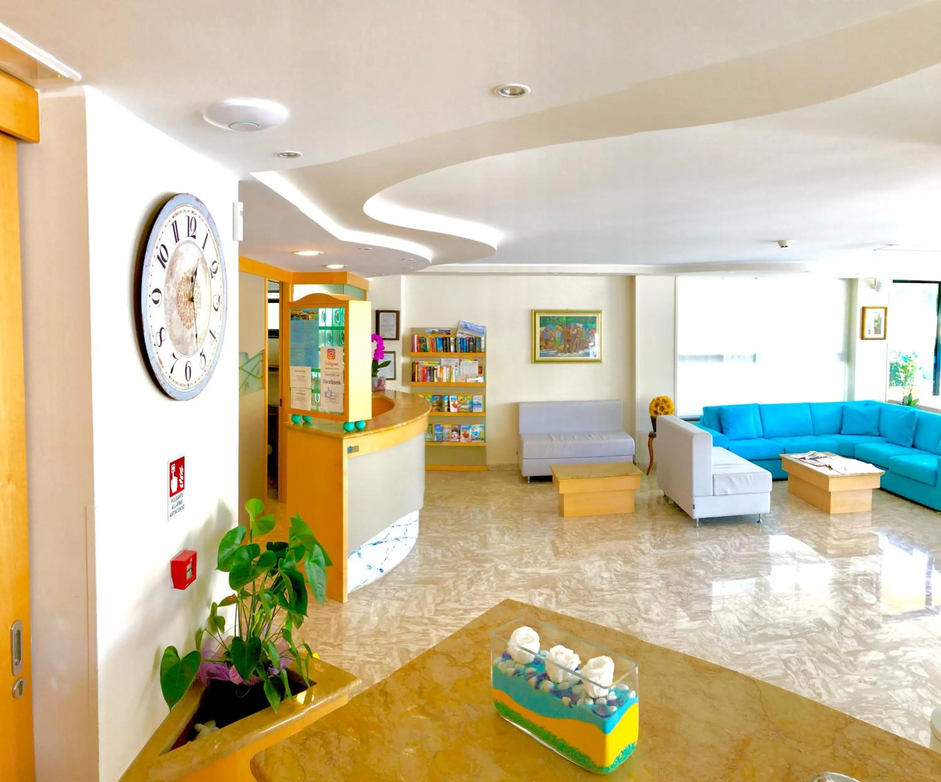 Lobby or reception in Hotel Caravel B&B