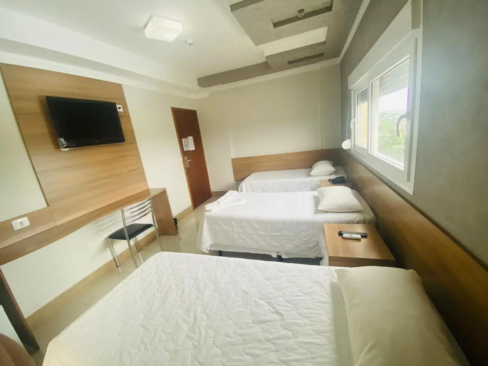 Luxury Triple Room in SHELTON PALACE HOTEL Luxury Triple Room in SHELTON PALACE HOTEL