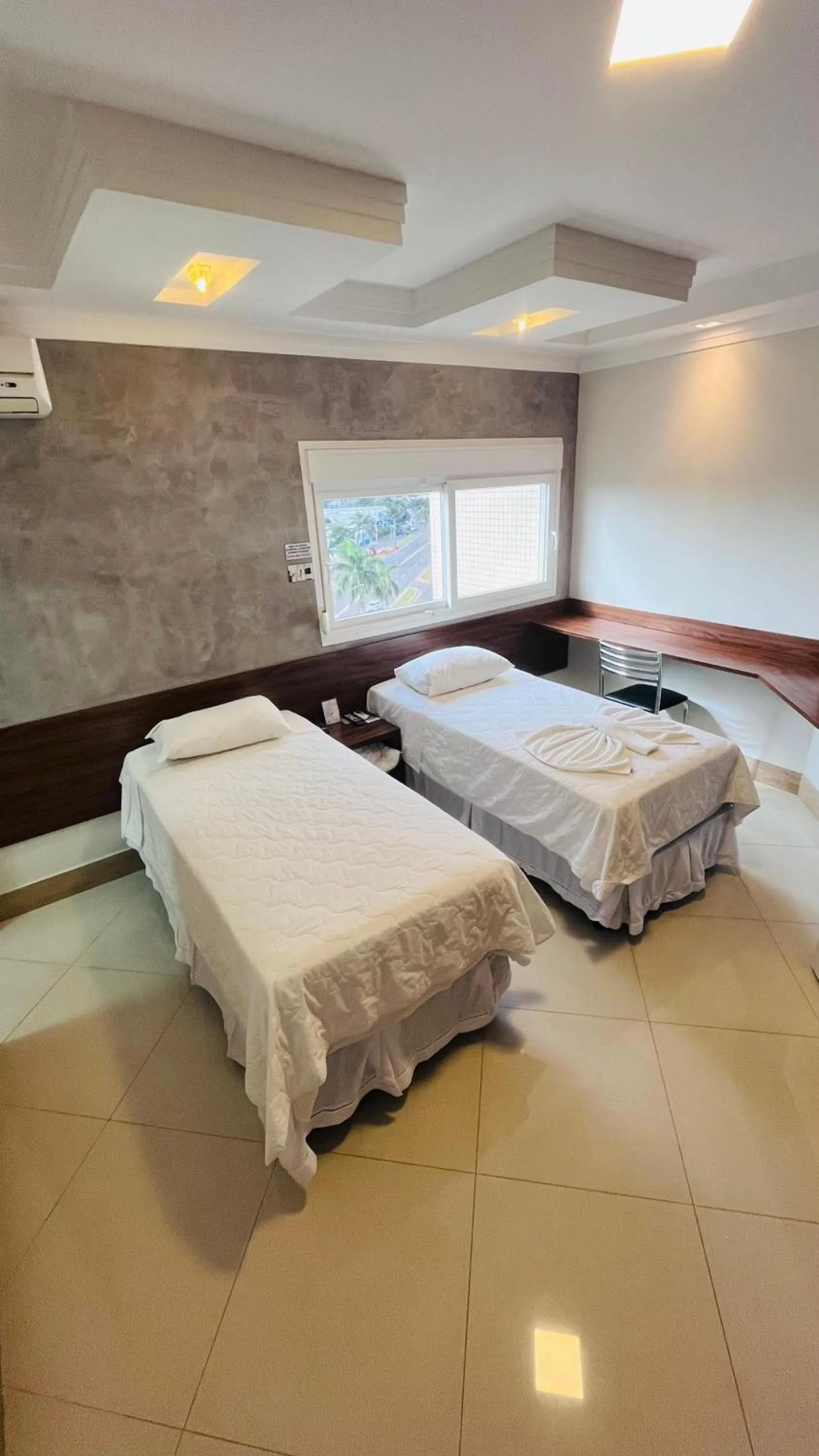 Photo of the whole room in SHELTON PALACE HOTEL