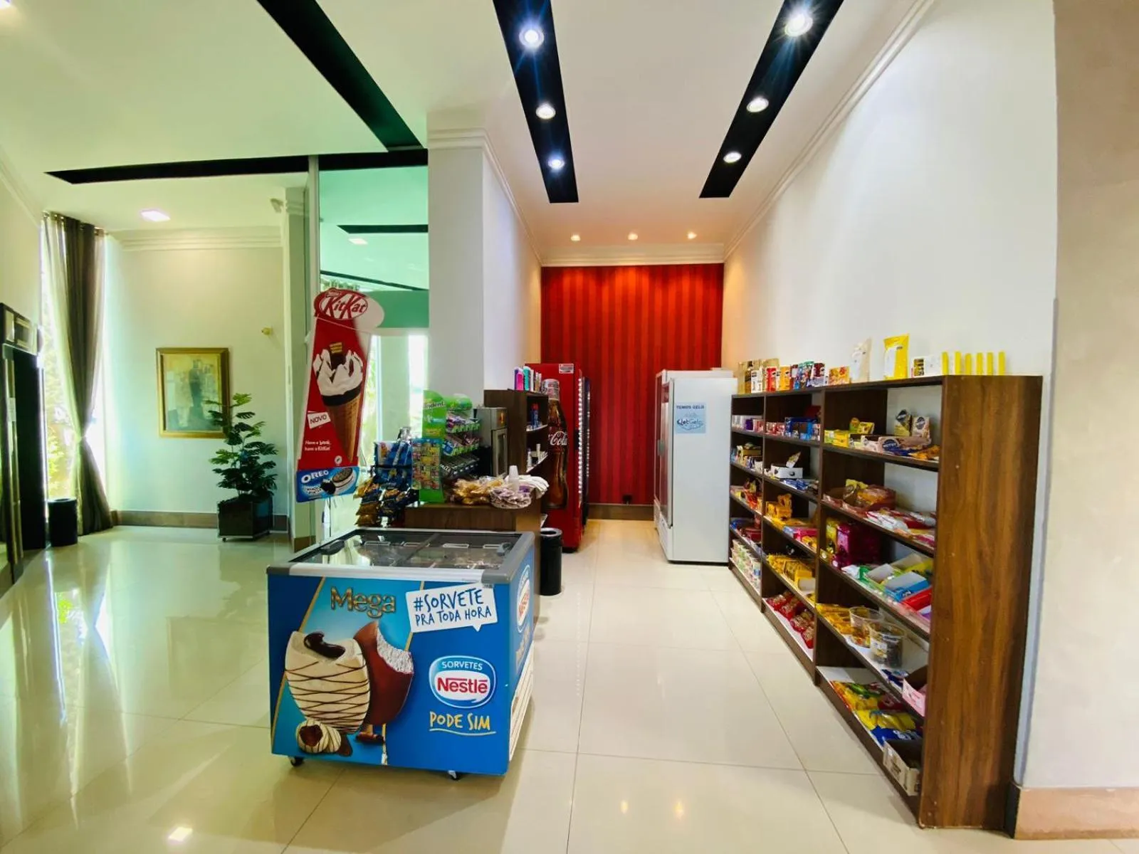 Supermarket/grocery shop in SHELTON PALACE HOTEL