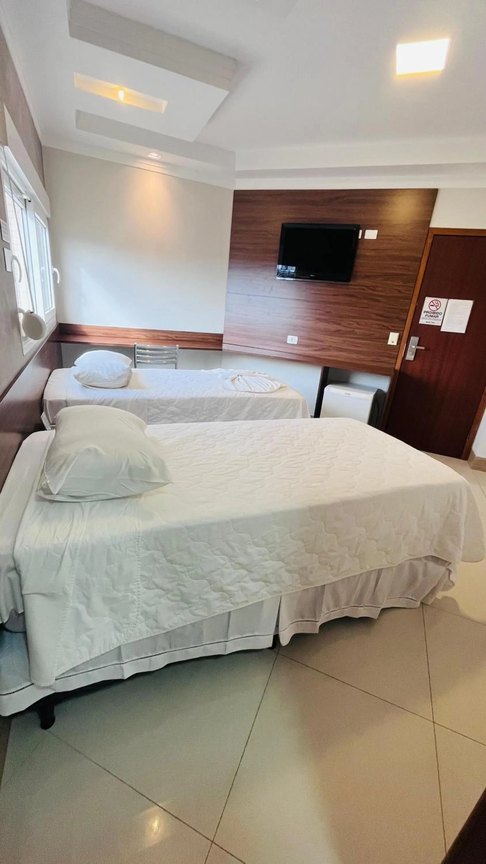 Photo of the whole room in SHELTON PALACE HOTEL