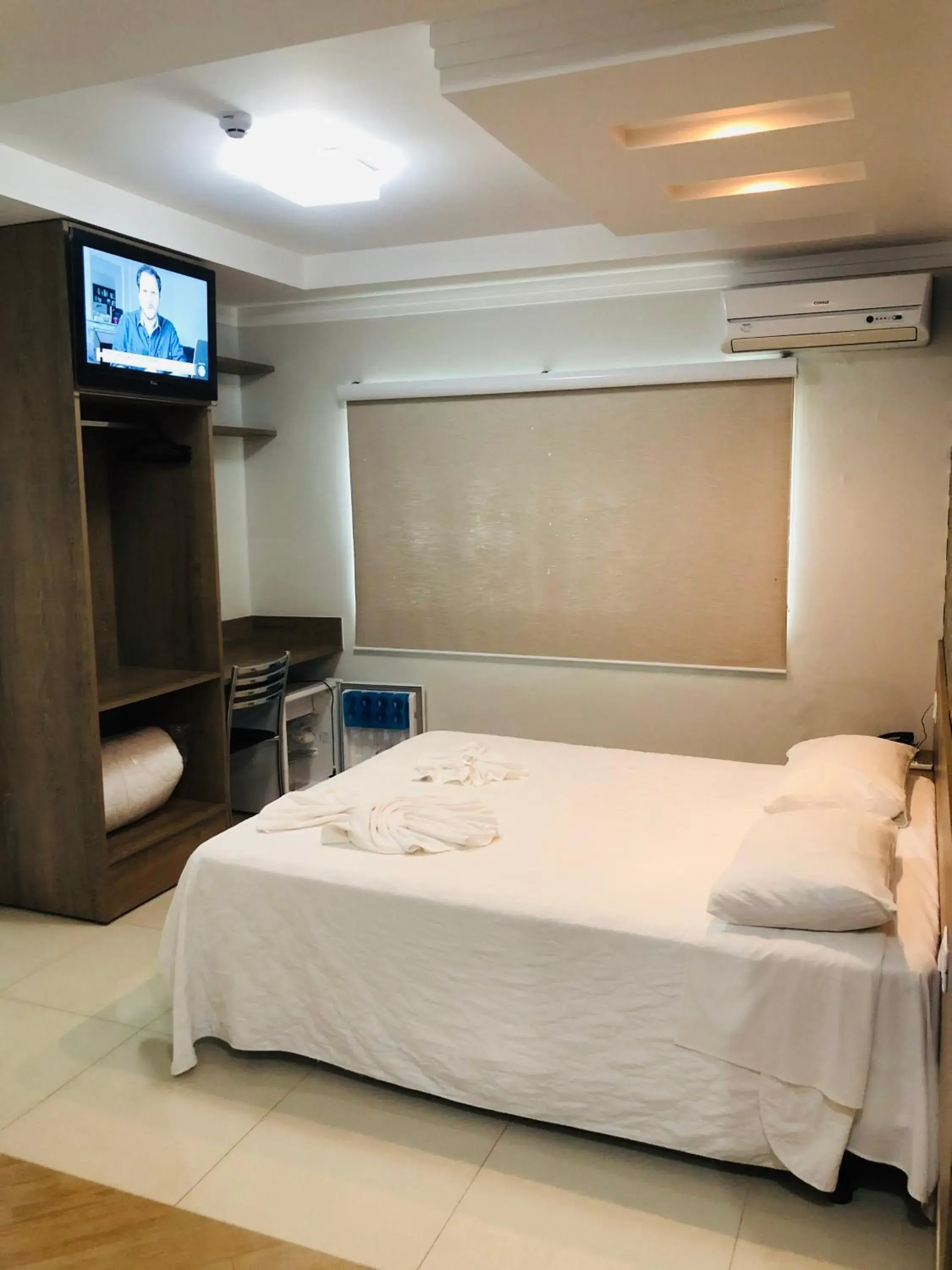 Deluxe Double or Twin Room - single occupancy in SHELTON PALACE HOTEL Deluxe Double or Twin Room - single occupancy in SHELTON PALACE HOTEL