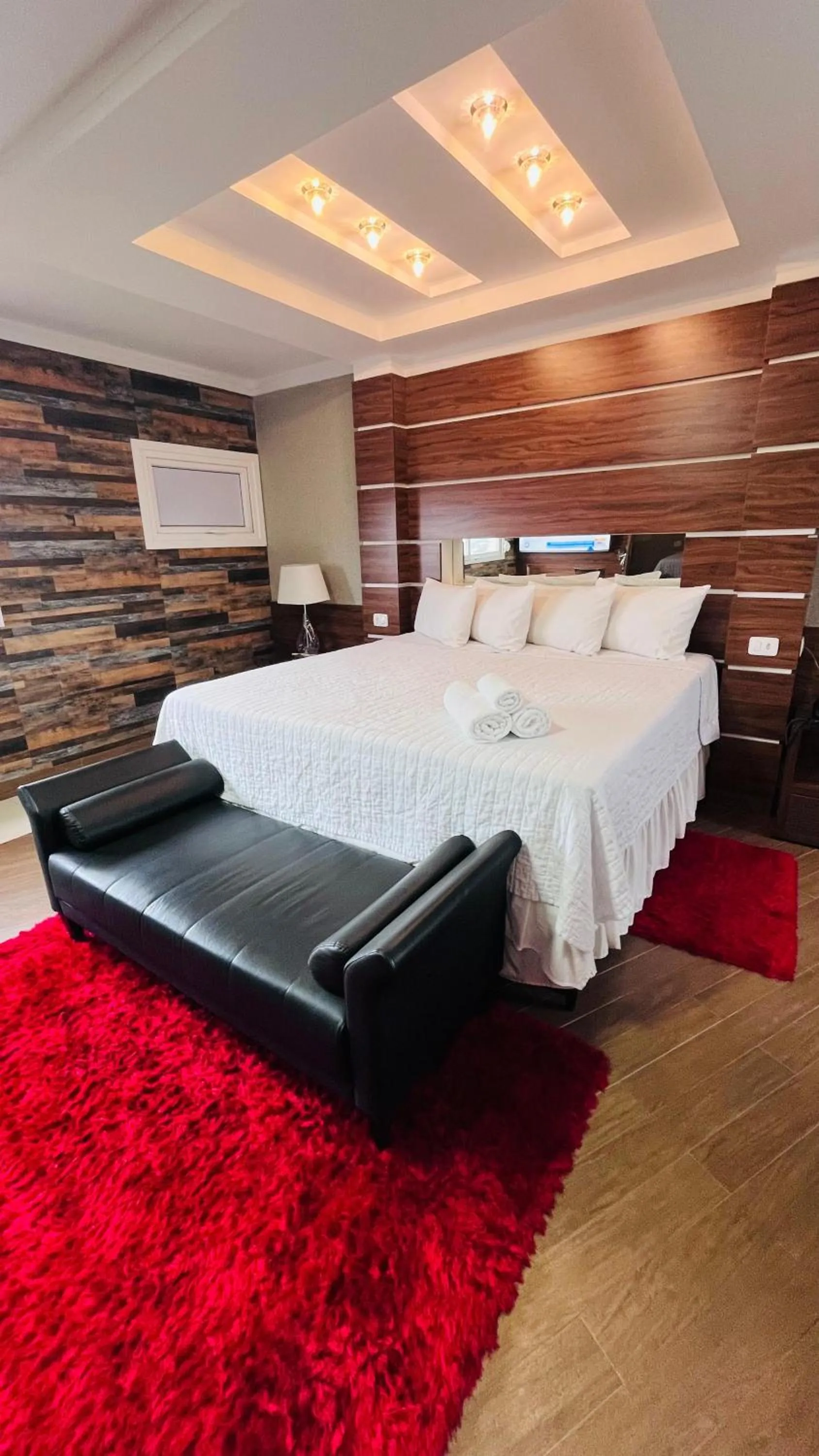 Photo of the whole room in SHELTON PALACE HOTEL