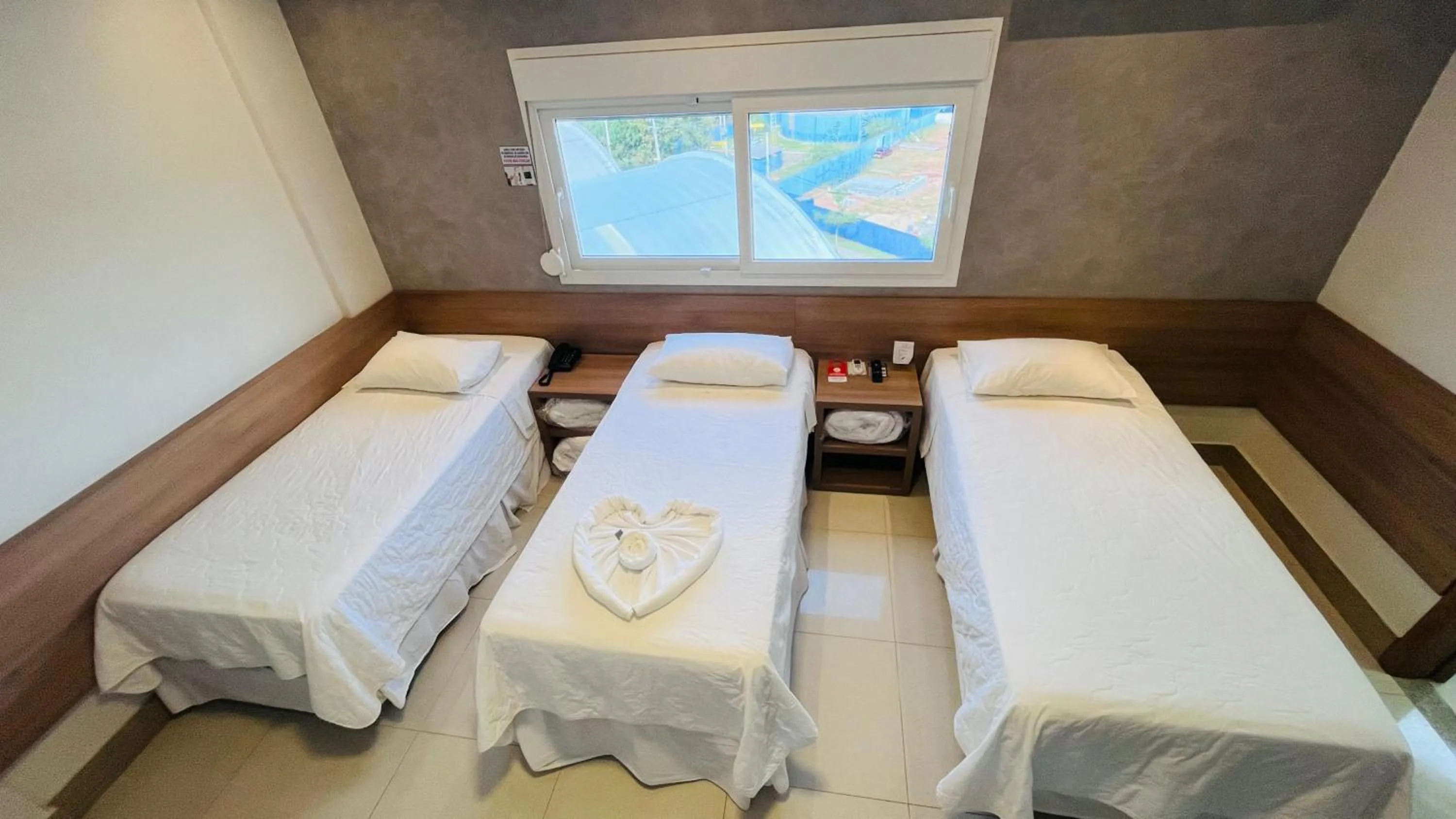 Photo of the whole room in SHELTON PALACE HOTEL