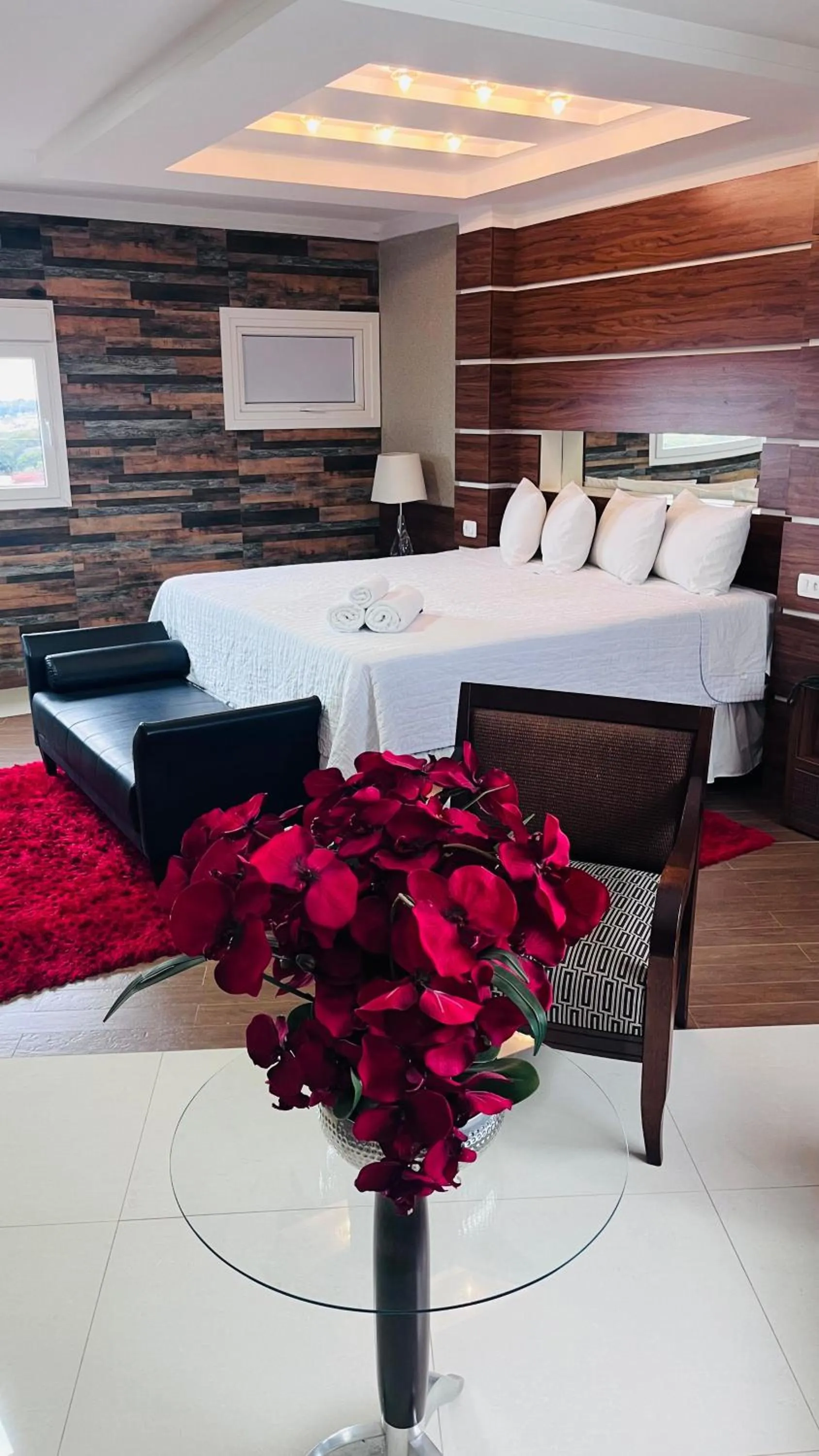 Photo of the whole room in SHELTON PALACE HOTEL