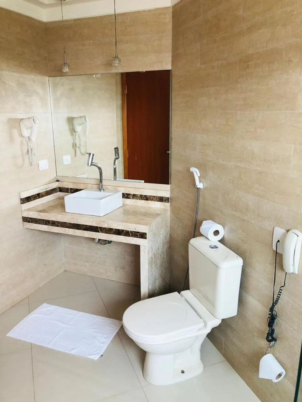 Bathroom in SHELTON PALACE HOTEL