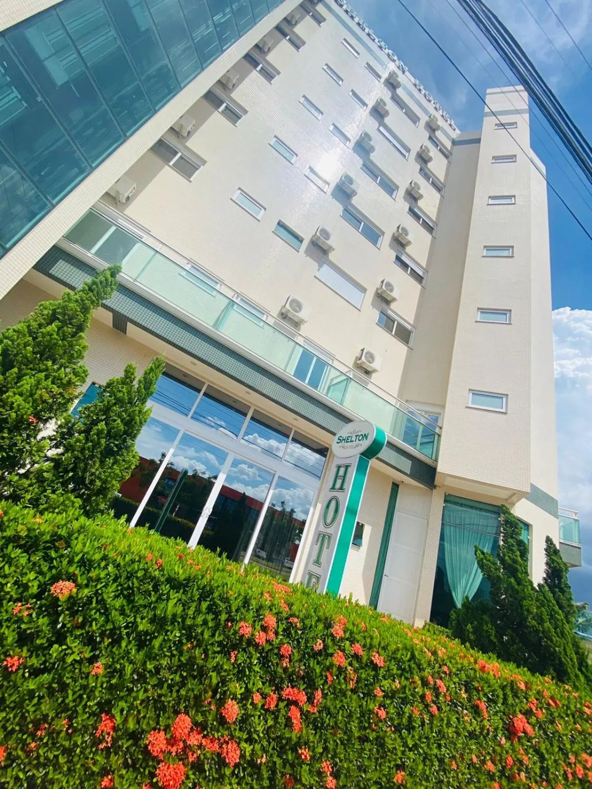Facade/entrance in SHELTON PALACE HOTEL