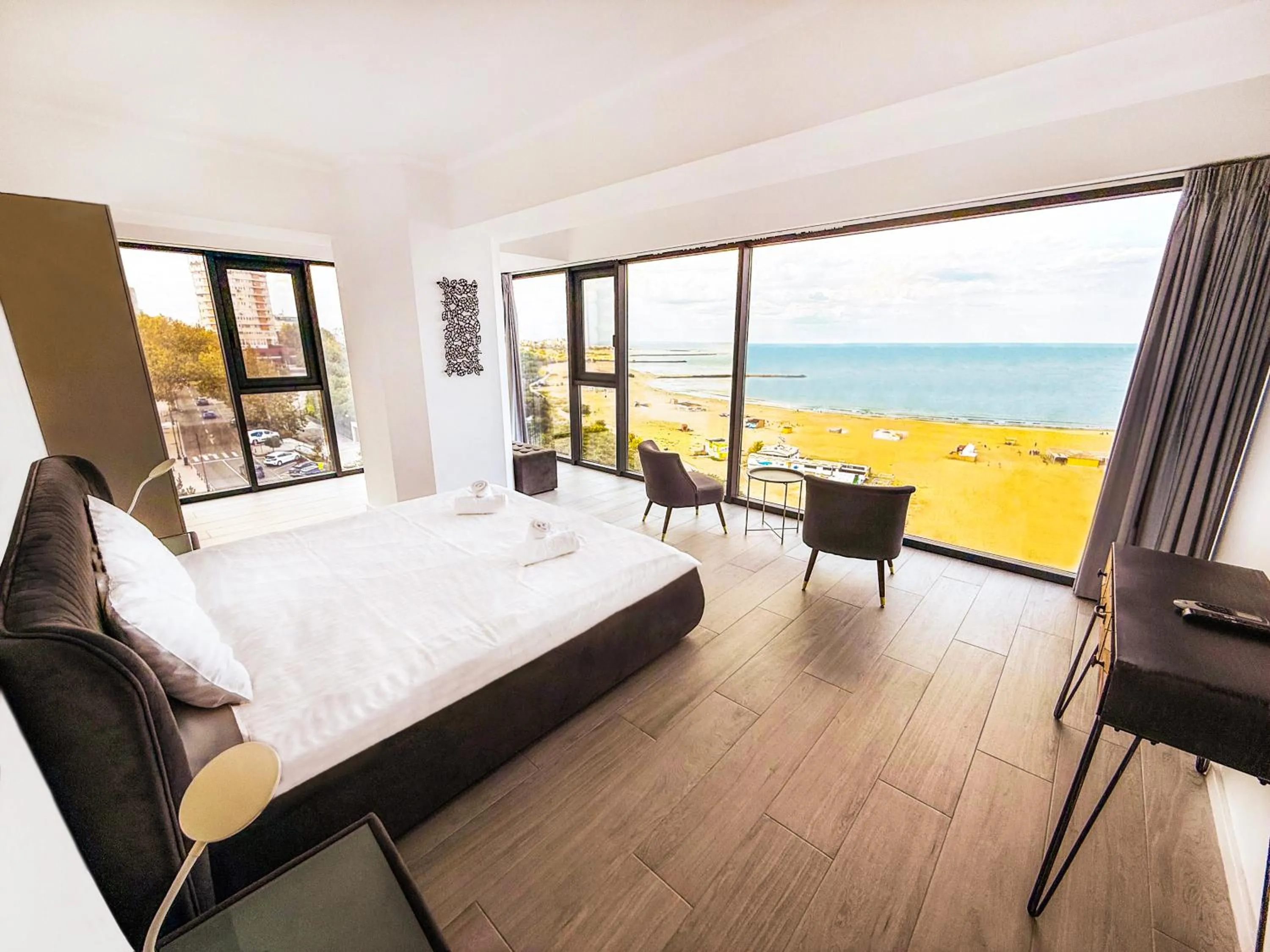 Bed in Maritimo ApartHotel