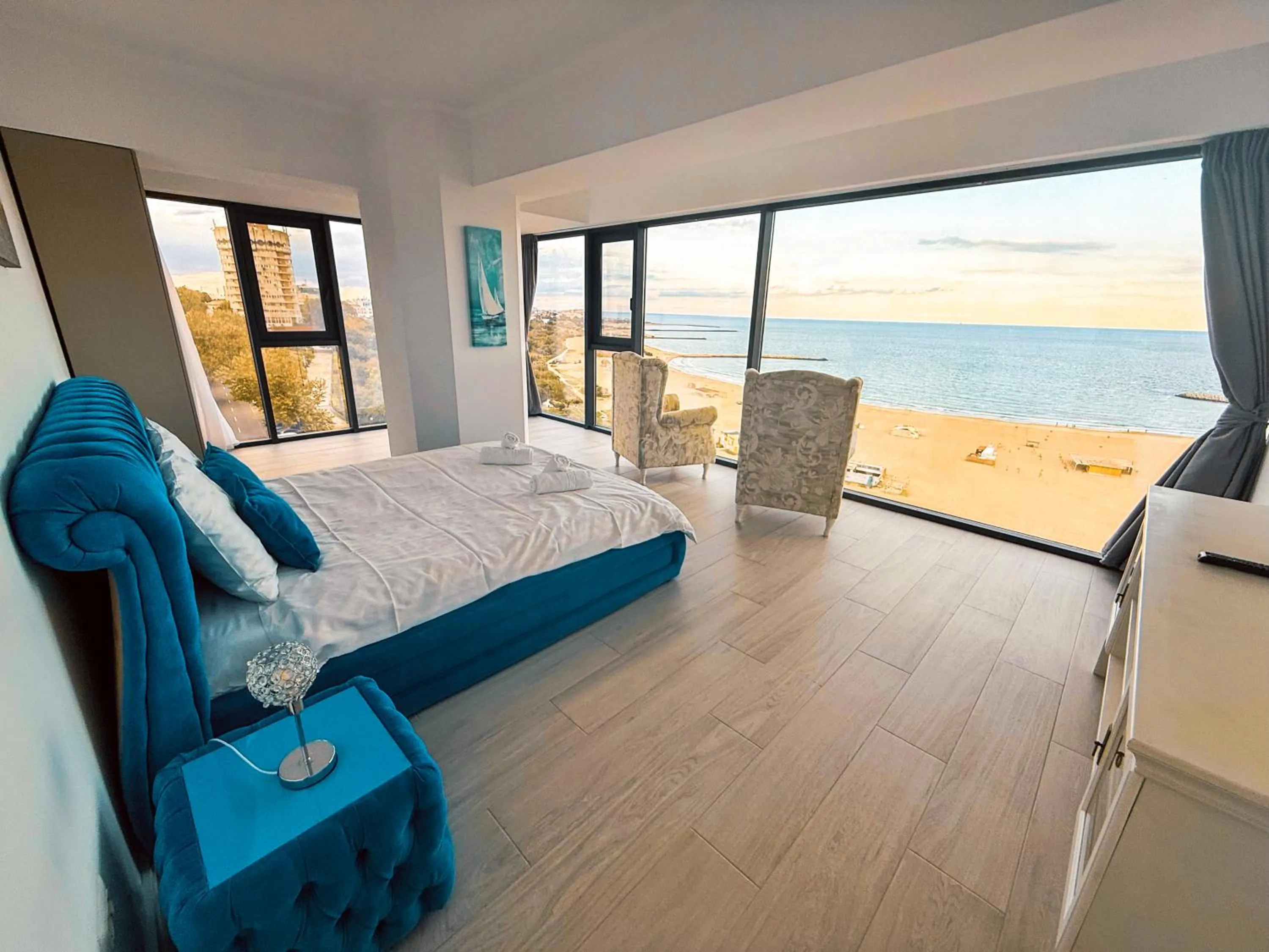 View (from property/room), Bed in Maritimo ApartHotel