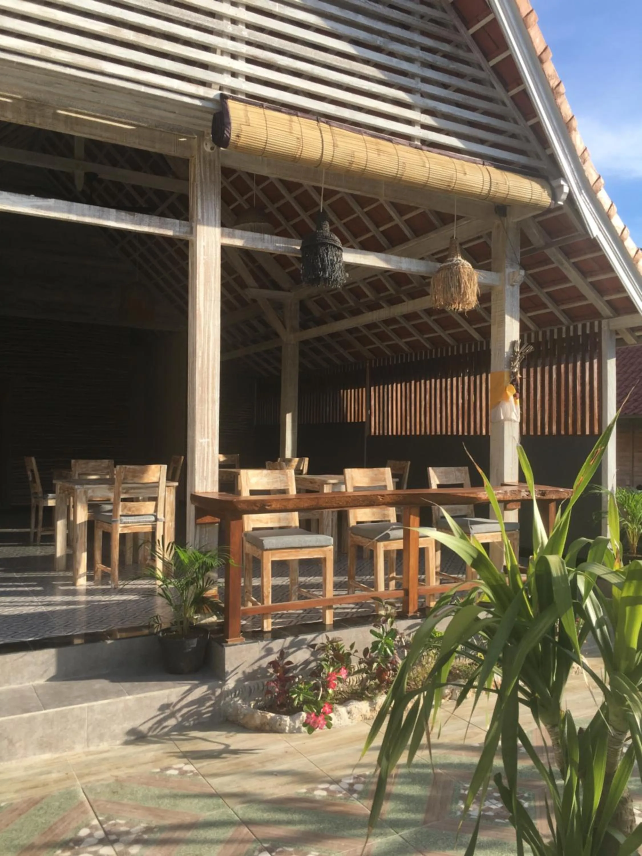 Restaurant/places to eat in Le Biu garden View