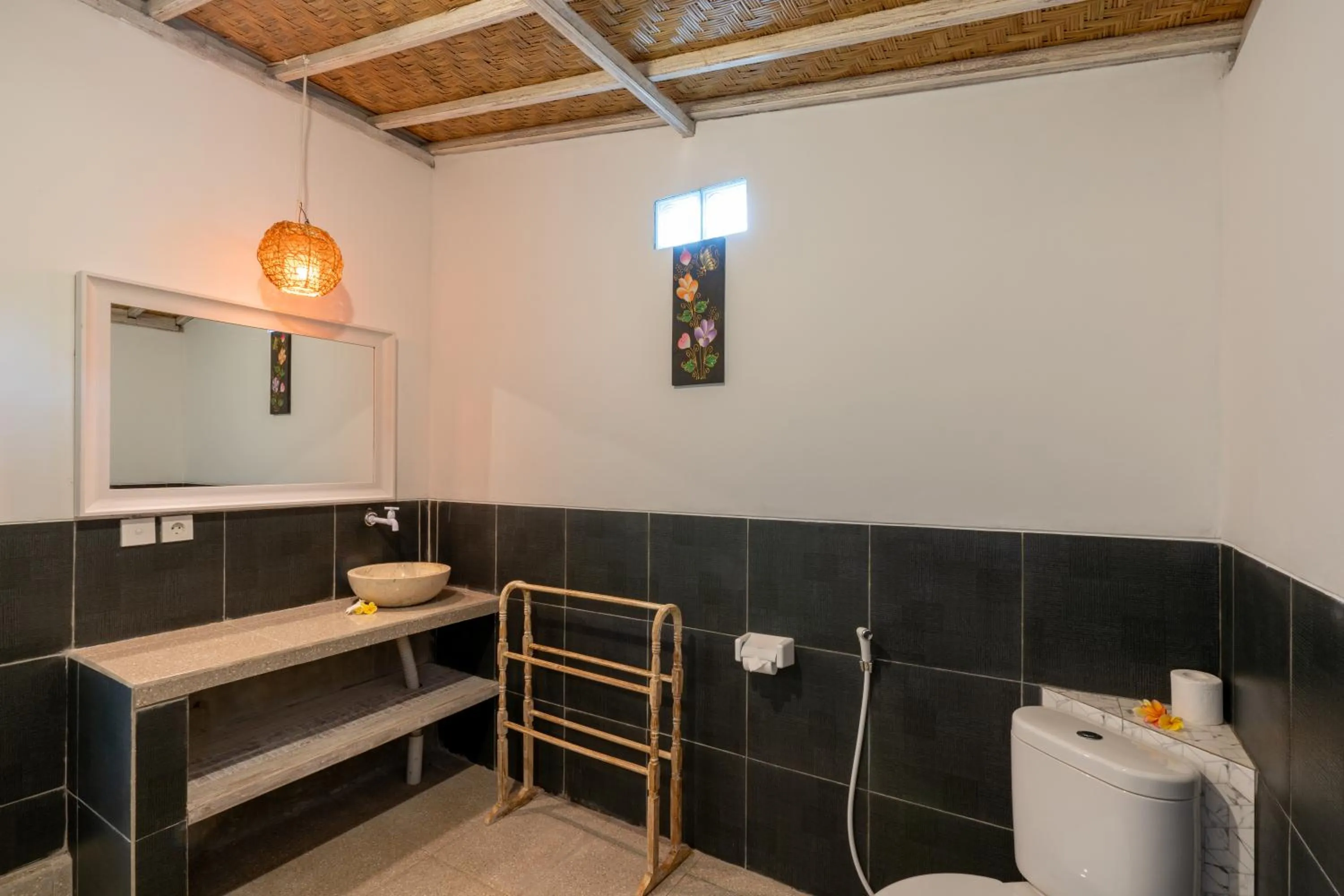 Bathroom in Le Biu garden View