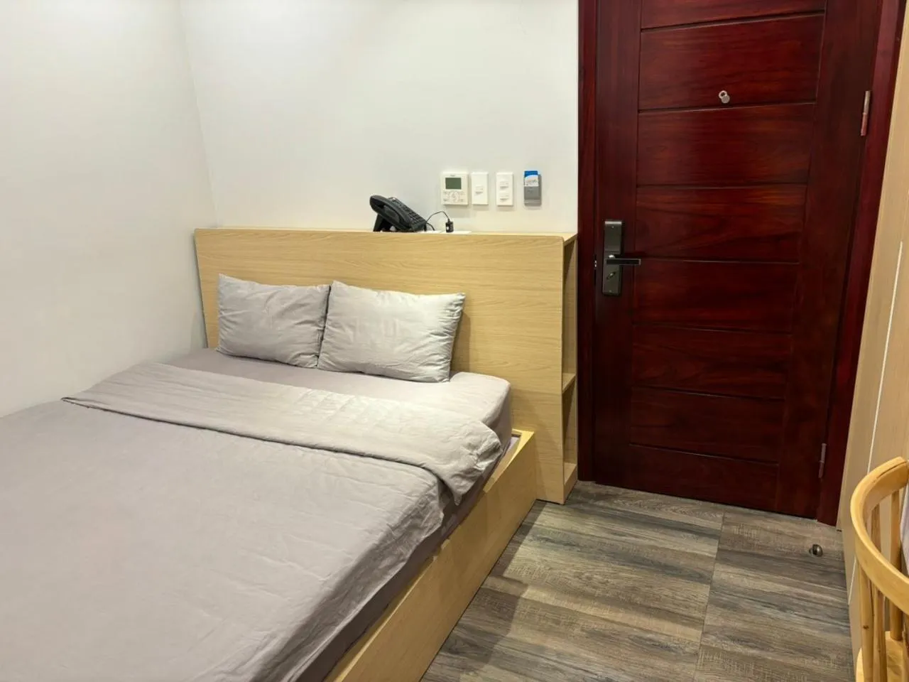 Bed in Lee Apartment & Hotel