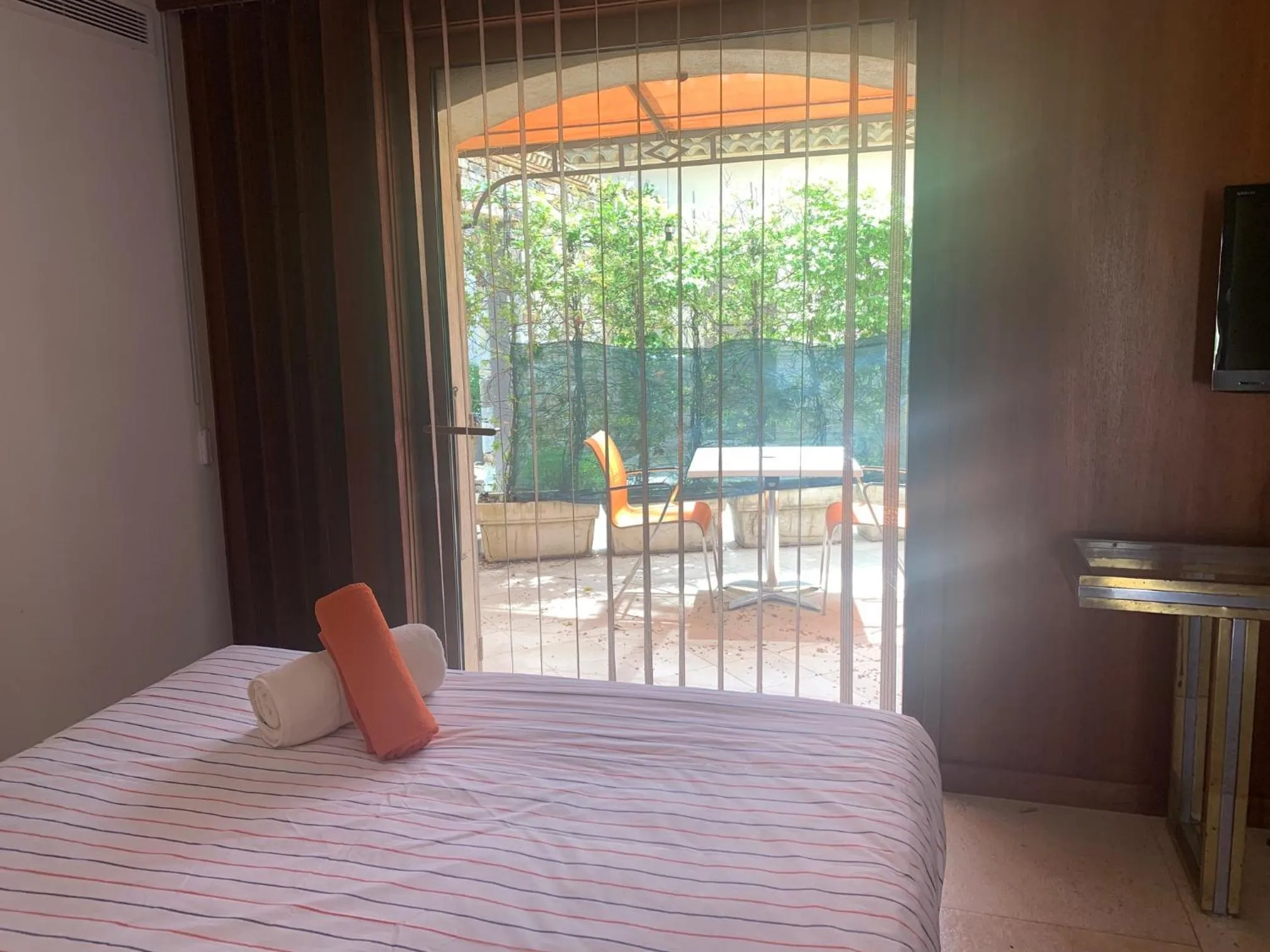 Bedroom, Bed in BASTIDE DE RAMATUELLE